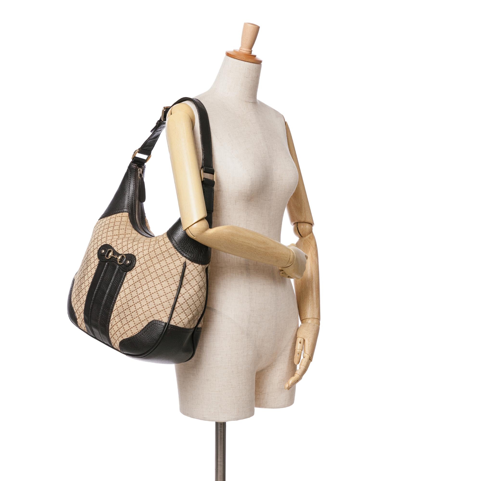 Gucci Diamante Canvas Catherine Shoulder Bag (SHG-13HDXh)