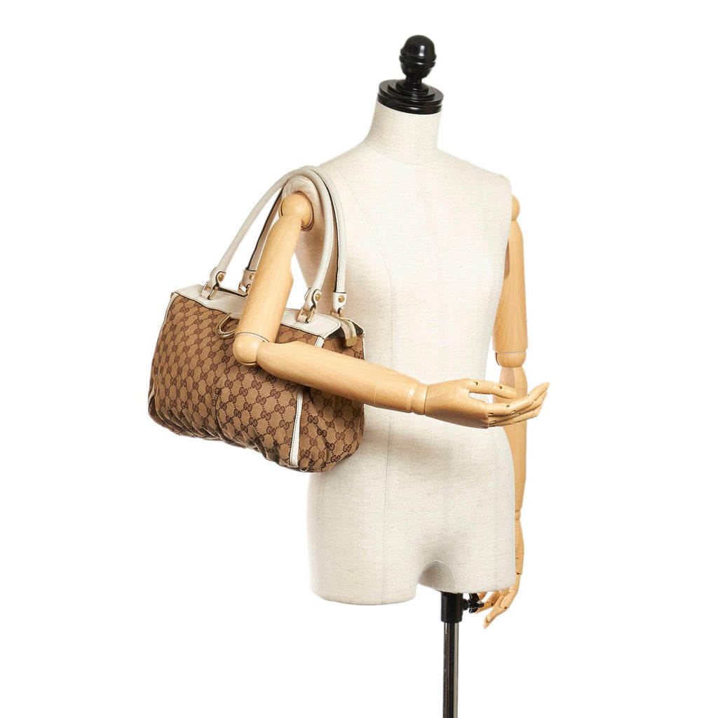 Gucci GG Abbey D-Ring Canvas Shoulder Bag (SHG-37228)