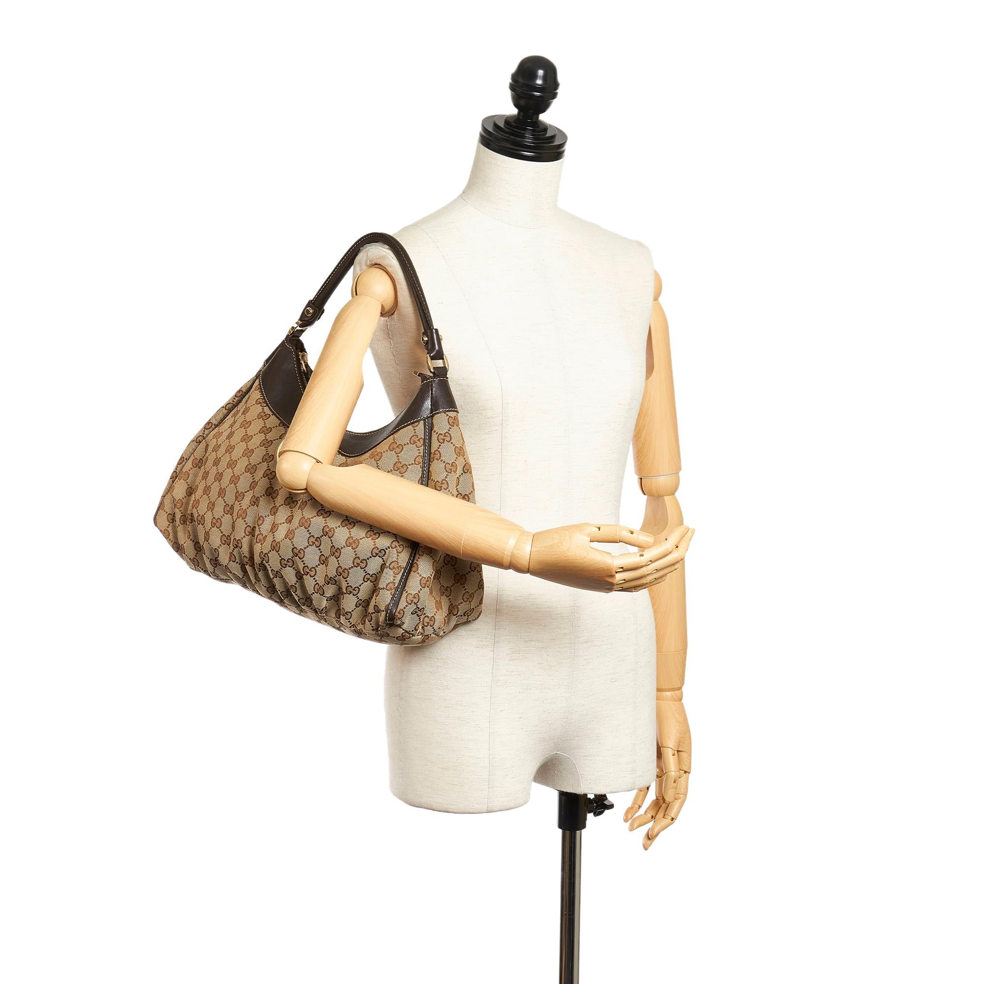 Gucci GG Canvas Abbey D-Ring Shoulder Bag (SHG-34771)