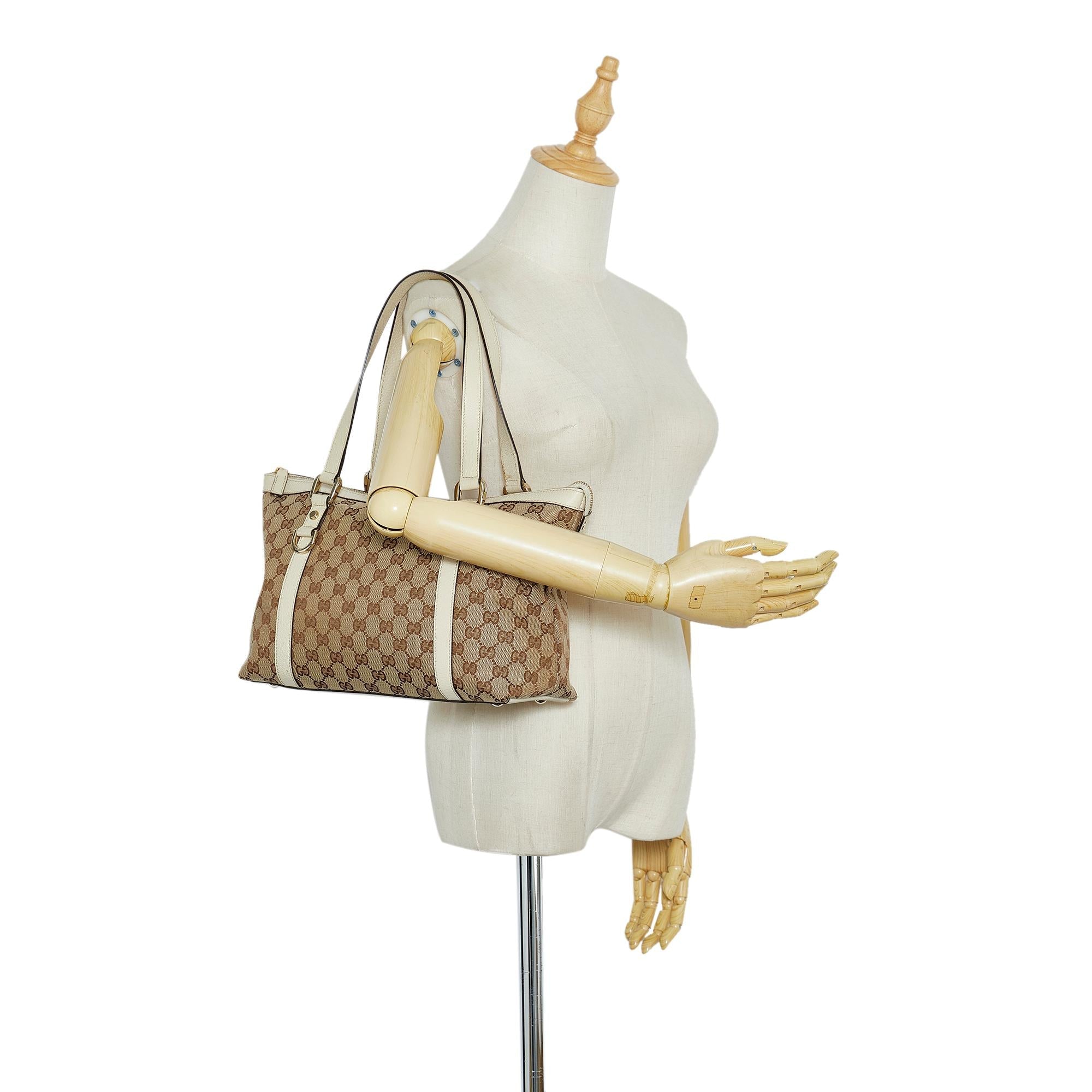 Gucci GG Canvas Abbey D-Ring Shoulder Bag (SHG-D37leV)