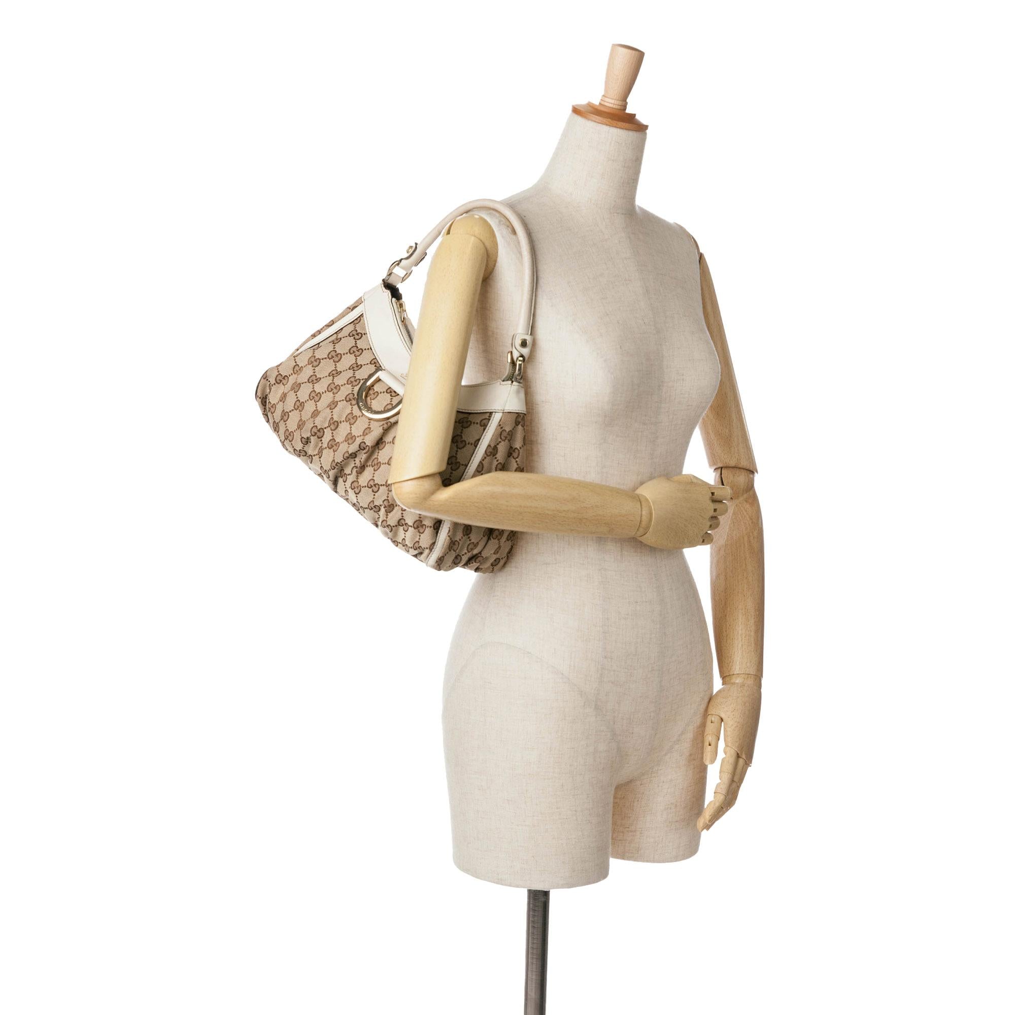 Gucci GG Canvas Abbey D Ring Shoulder Bag (SHG-zGCUXi)