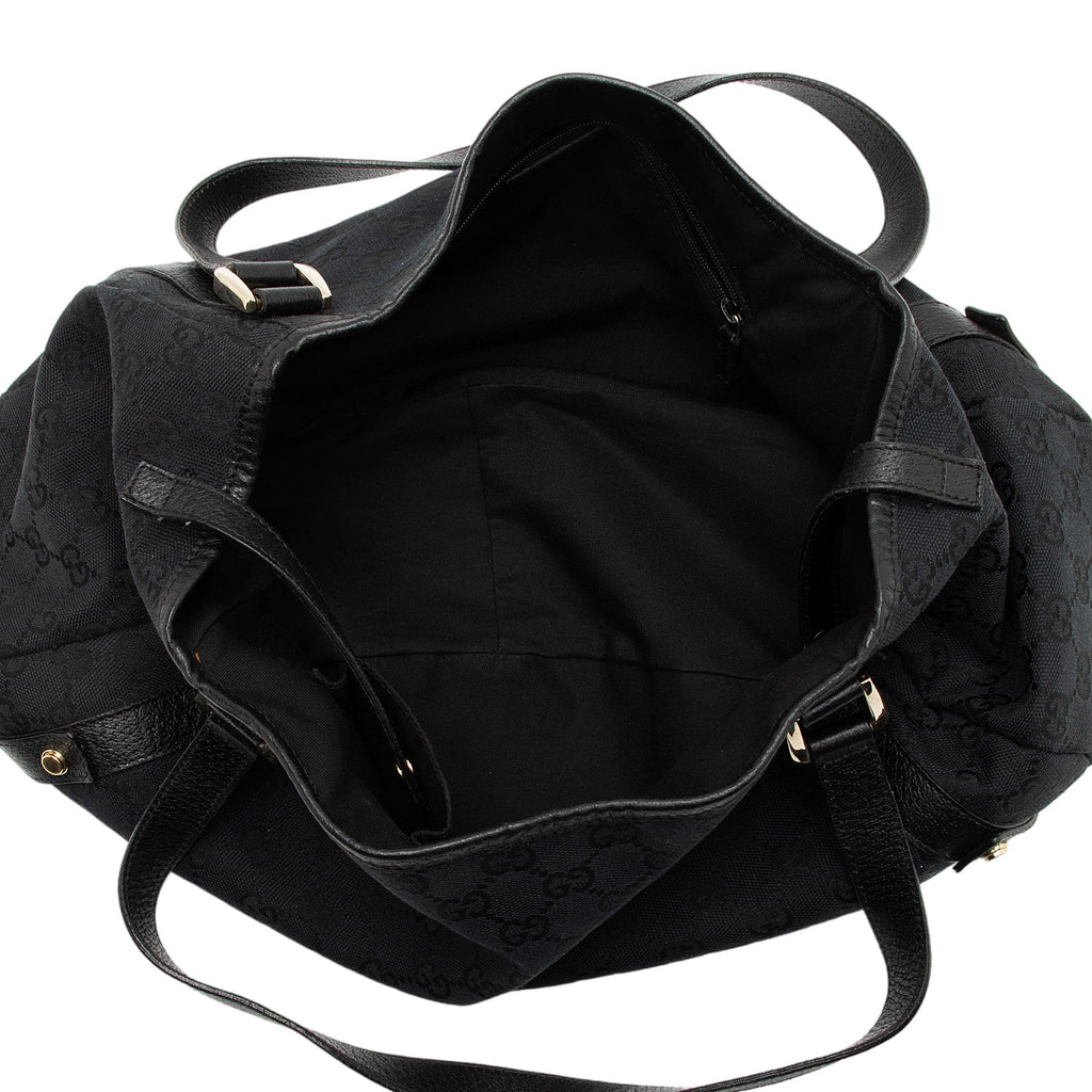 Gucci GG Canvas Abbey Medium Shoulder Bag (SHF-ZLaHNZ)