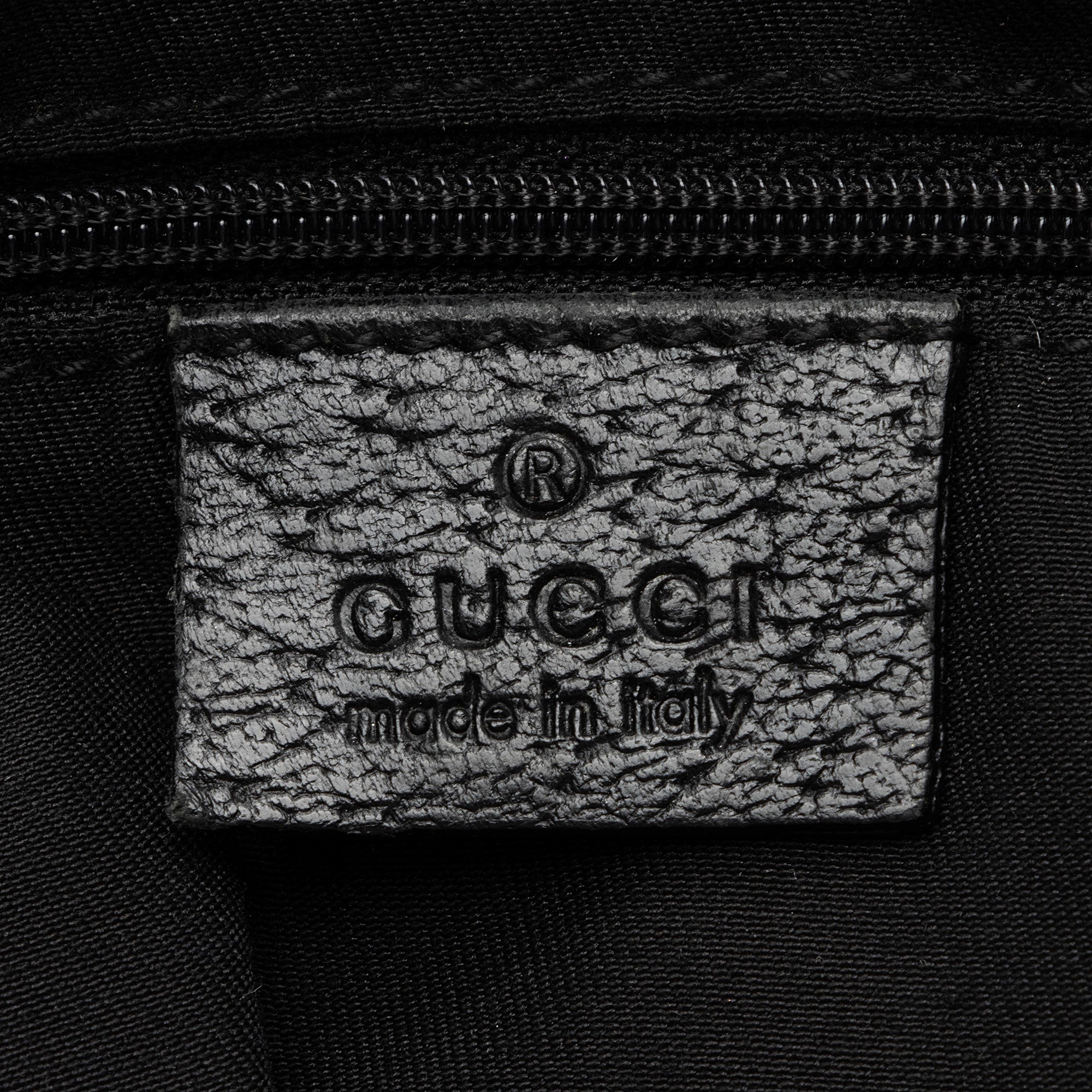Gucci GG Canvas Abbey Medium Shoulder Bag (SHF-ZLaHNZ)