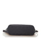 Gucci GG Canvas Boat Baguette (SHG-28064)