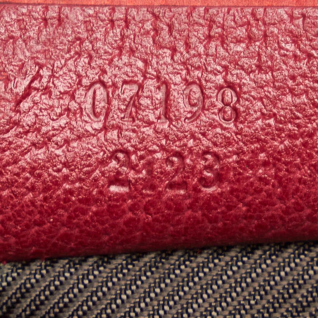 Gucci GG Canvas Boat Baguette (SHG-31572)