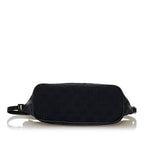 Gucci GG Canvas Boat Baguette (SHG-36162)