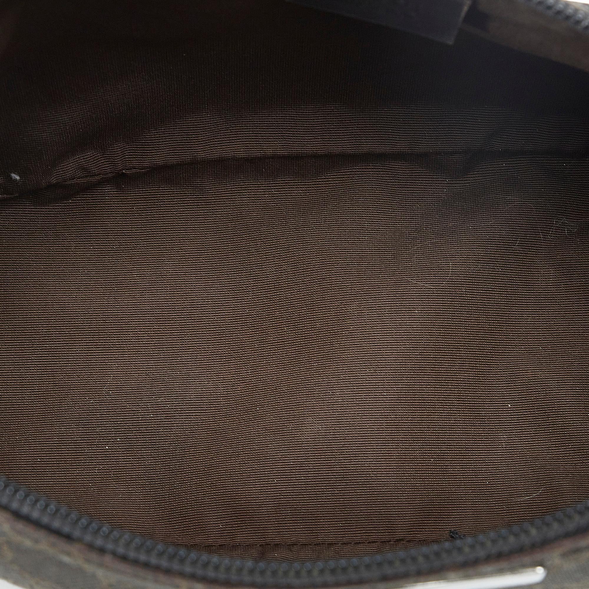 Gucci GG Canvas Boat Pochette (SHG-nfSEnq)
