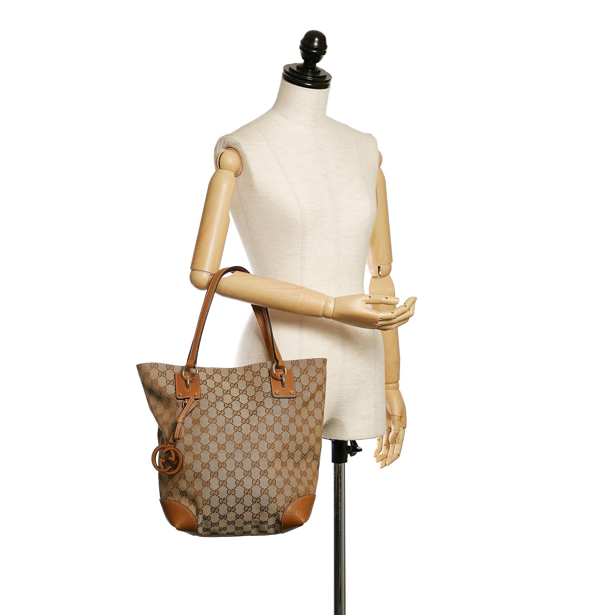 Gucci GG Canvas Charm Tote Bag (SHG-32521)