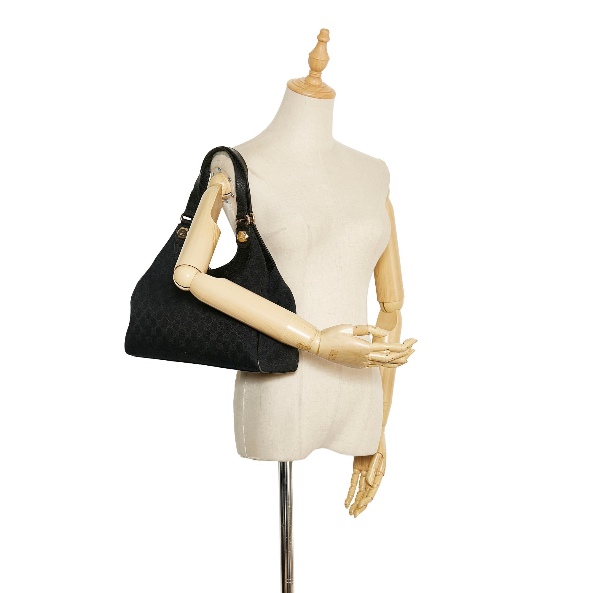 Gucci GG Canvas Charmy Shoulder Bag (SHG-nsmauc)