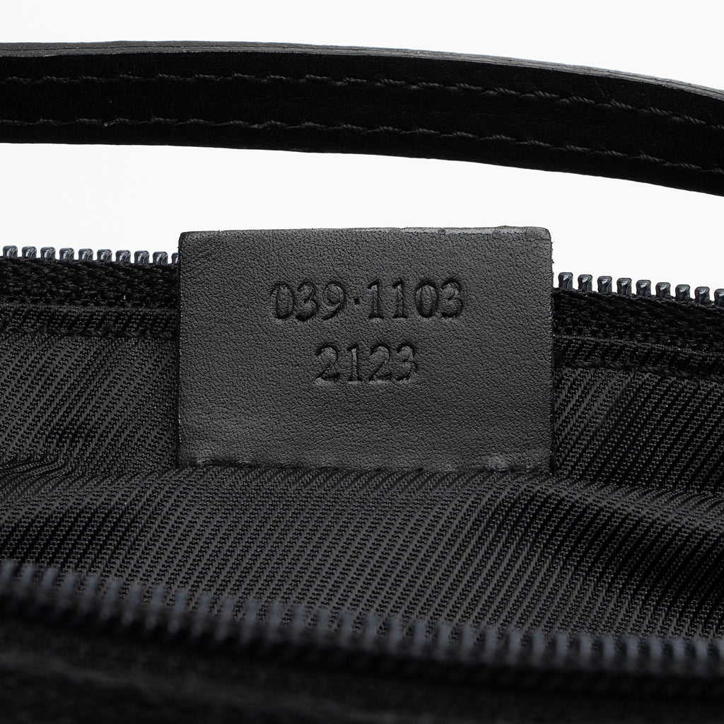 Gucci GG Canvas Classic Pochette (SHF-cCuOk2)