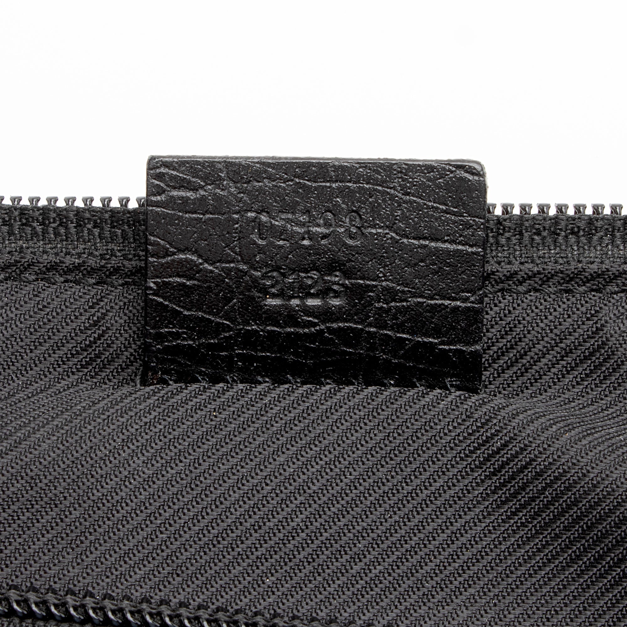 Gucci GG Canvas Classic Pochette (SHF-8YZvvs)