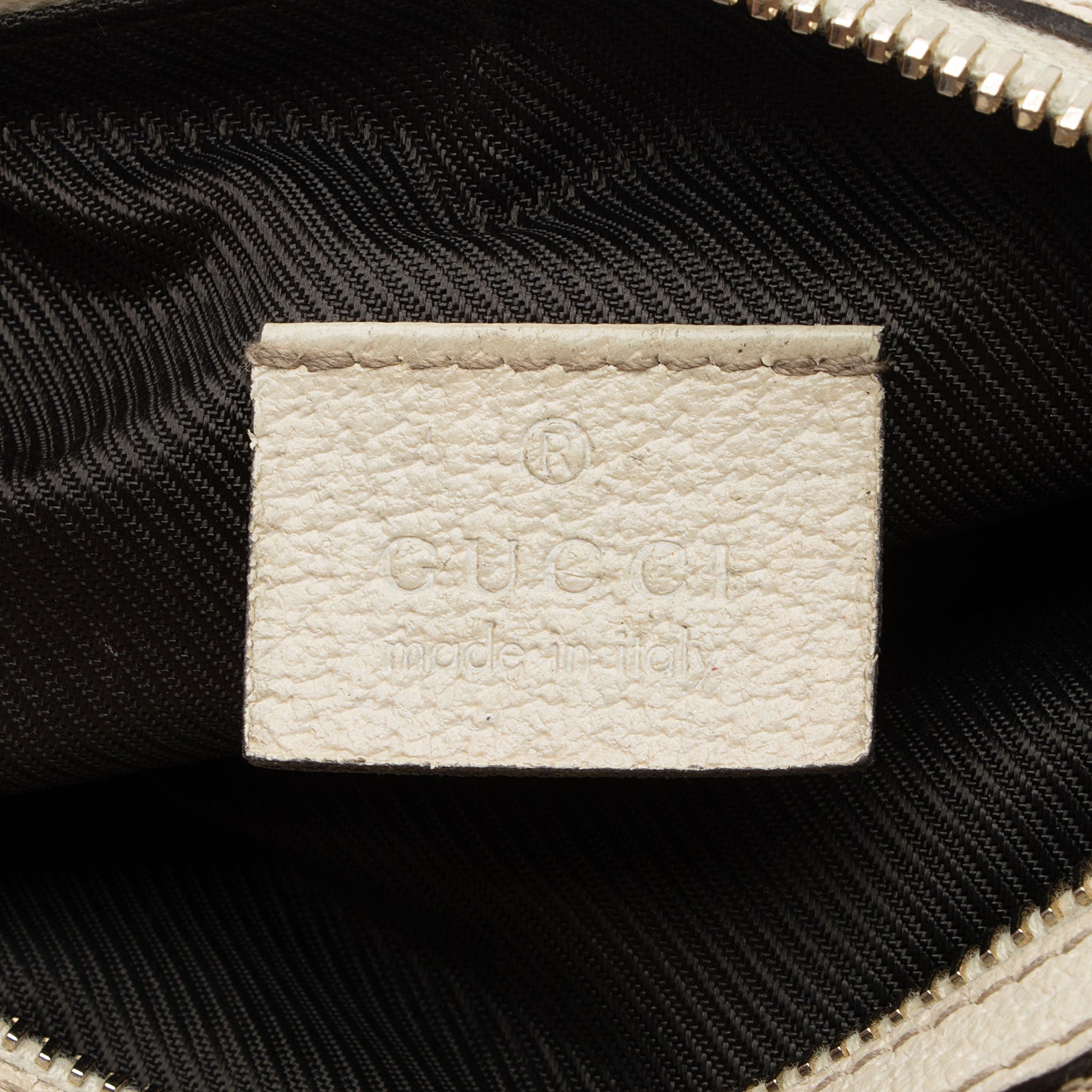 Gucci GG Canvas Cosmetic Case (SHF-6mMBZX)
