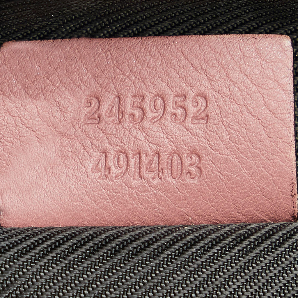 Gucci GG Canvas Cosmetic Pouch (SHG-naEElv)