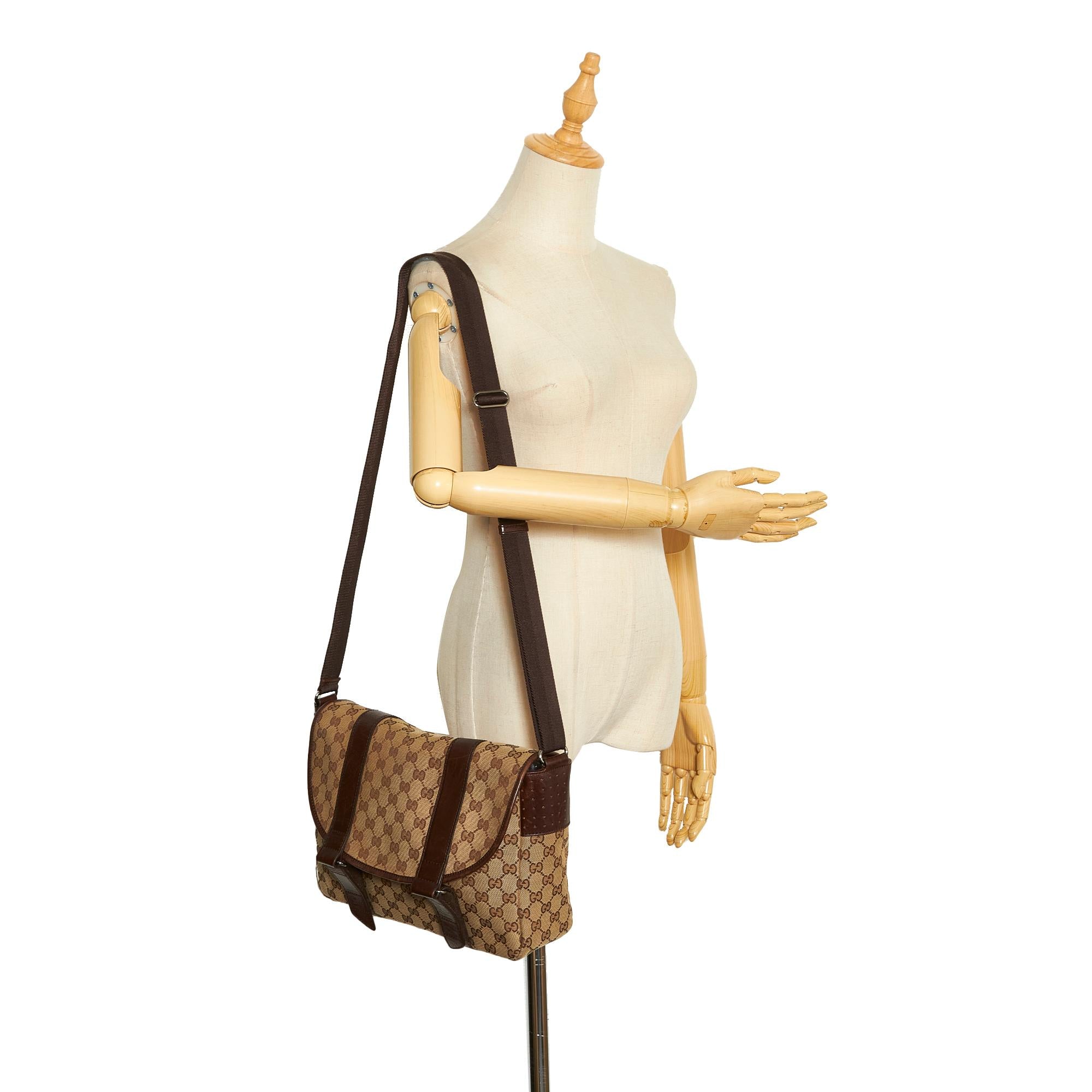 Gucci GG Canvas Crossbody Bag (SHG-p3fMmd)