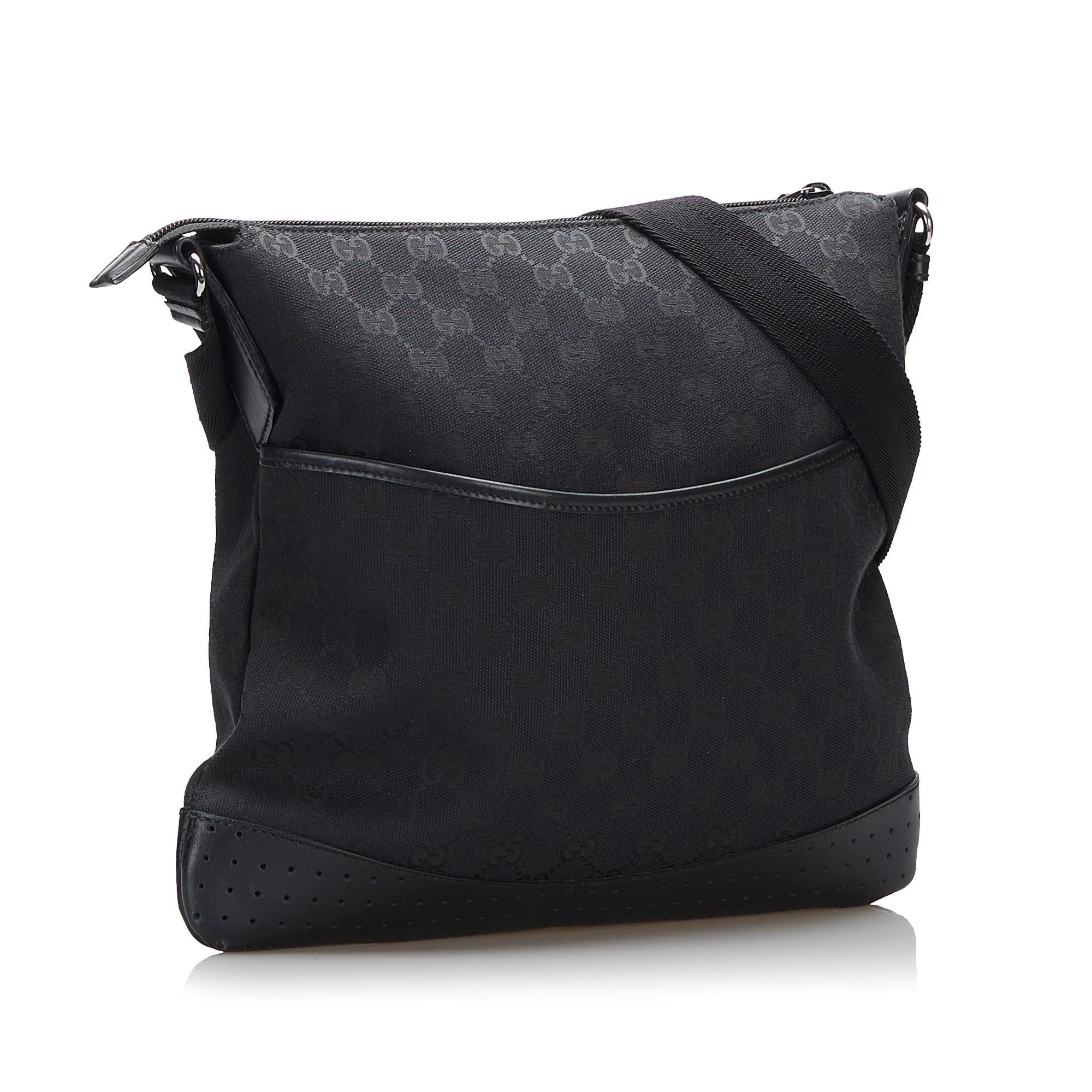 Gucci GG Canvas Crossbody Bag (SHG-RJZg7R)