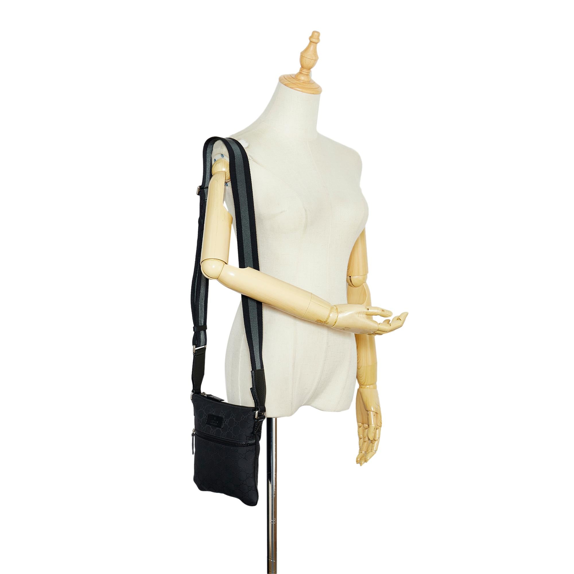 Gucci GG Canvas Crossbody (SHG-zpvXgM)