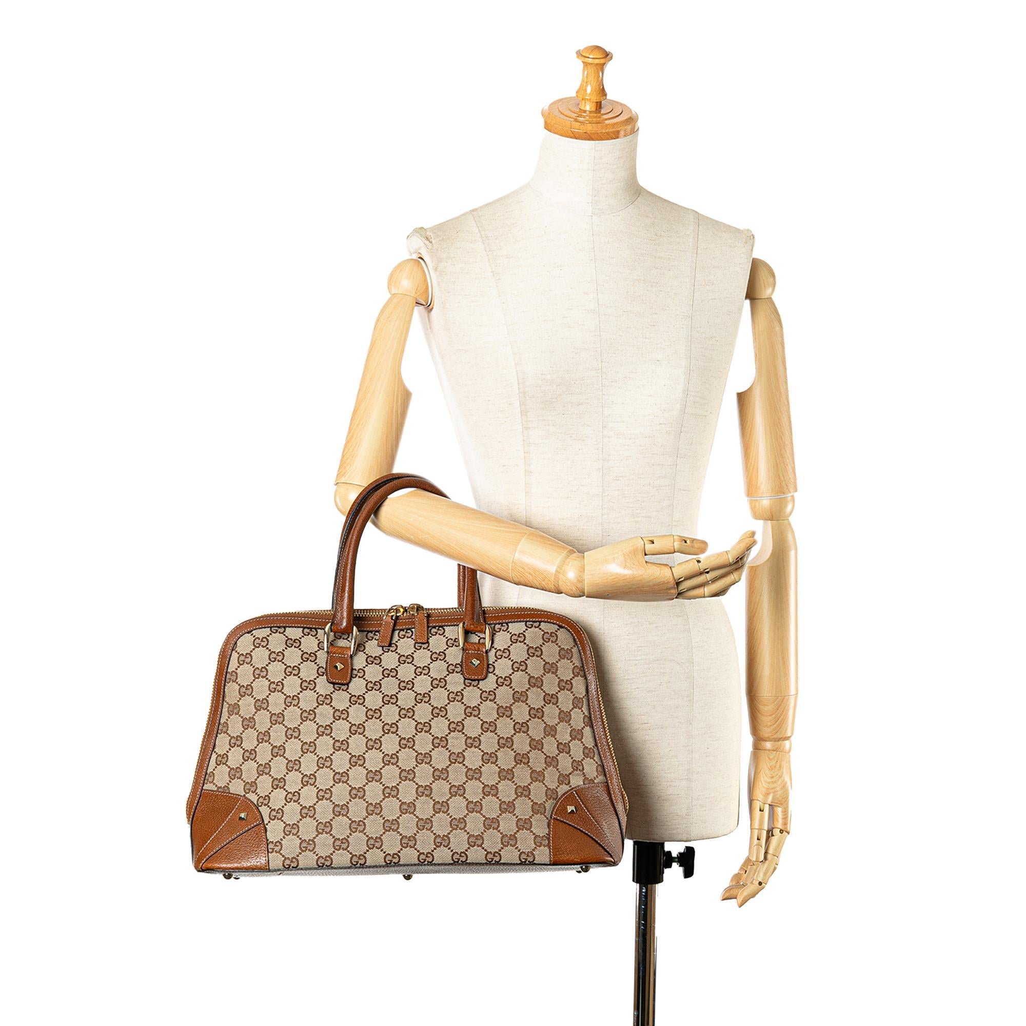 Gucci GG Canvas Dome Nailhead Handbag (SHG-hYHpr2)