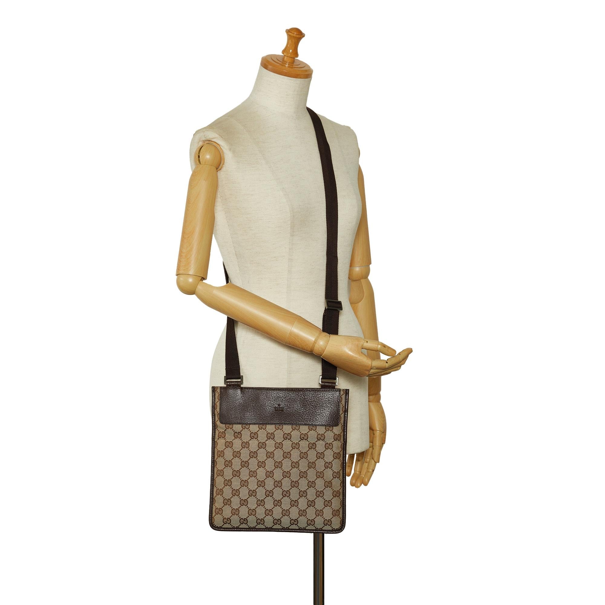 Gucci GG Canvas Flat Messenger (SHG-tmDaTa)