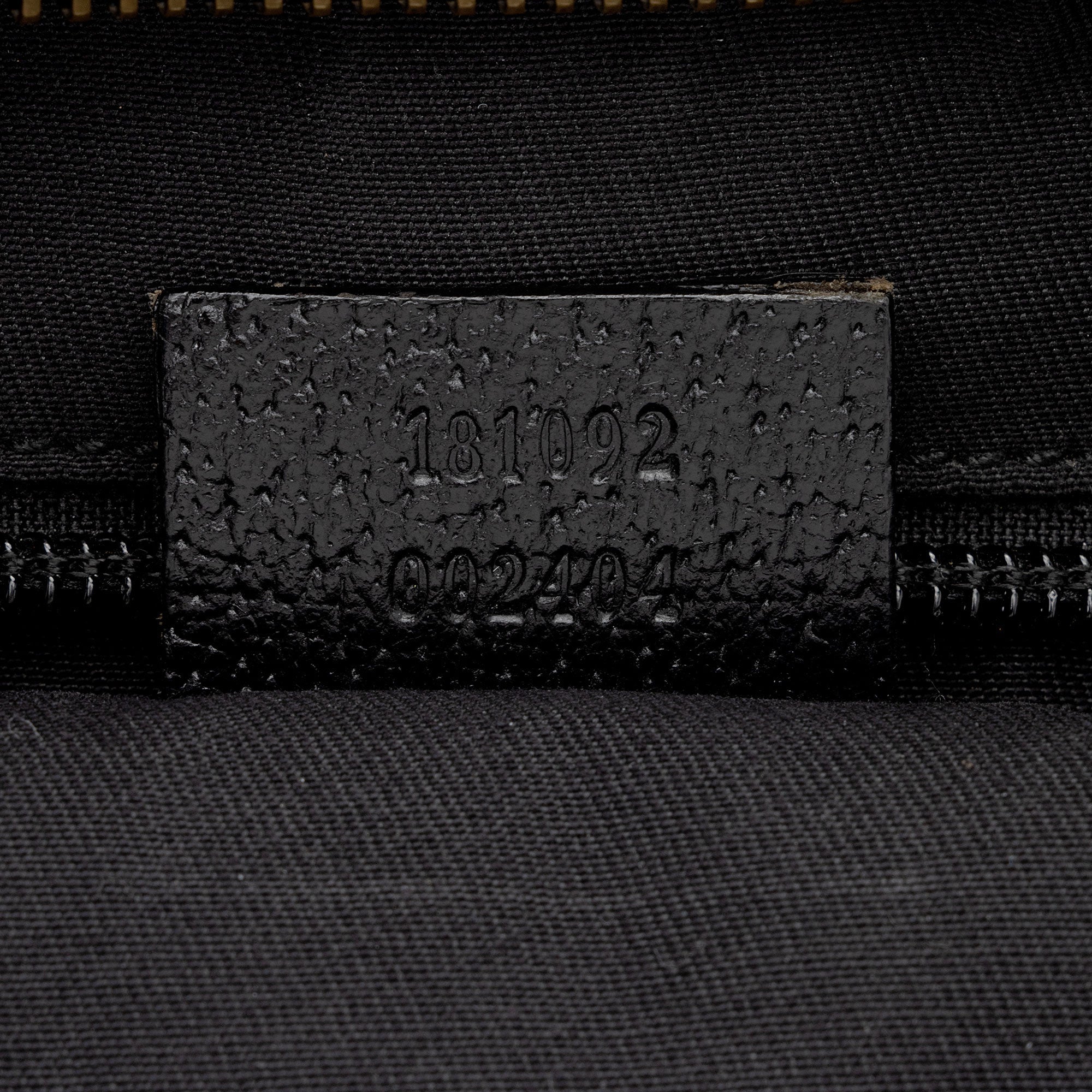 Gucci GG Canvas Half Moon Medium Messenger Bag (SHF-aTmqfv)