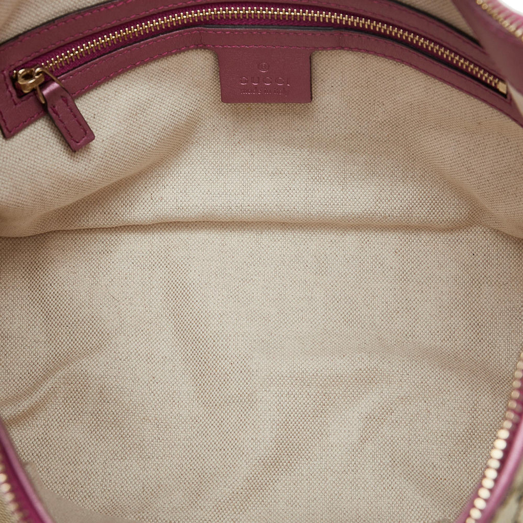 Gucci GG Canvas Heart Bit Handbag (SHG-6OMg8o)