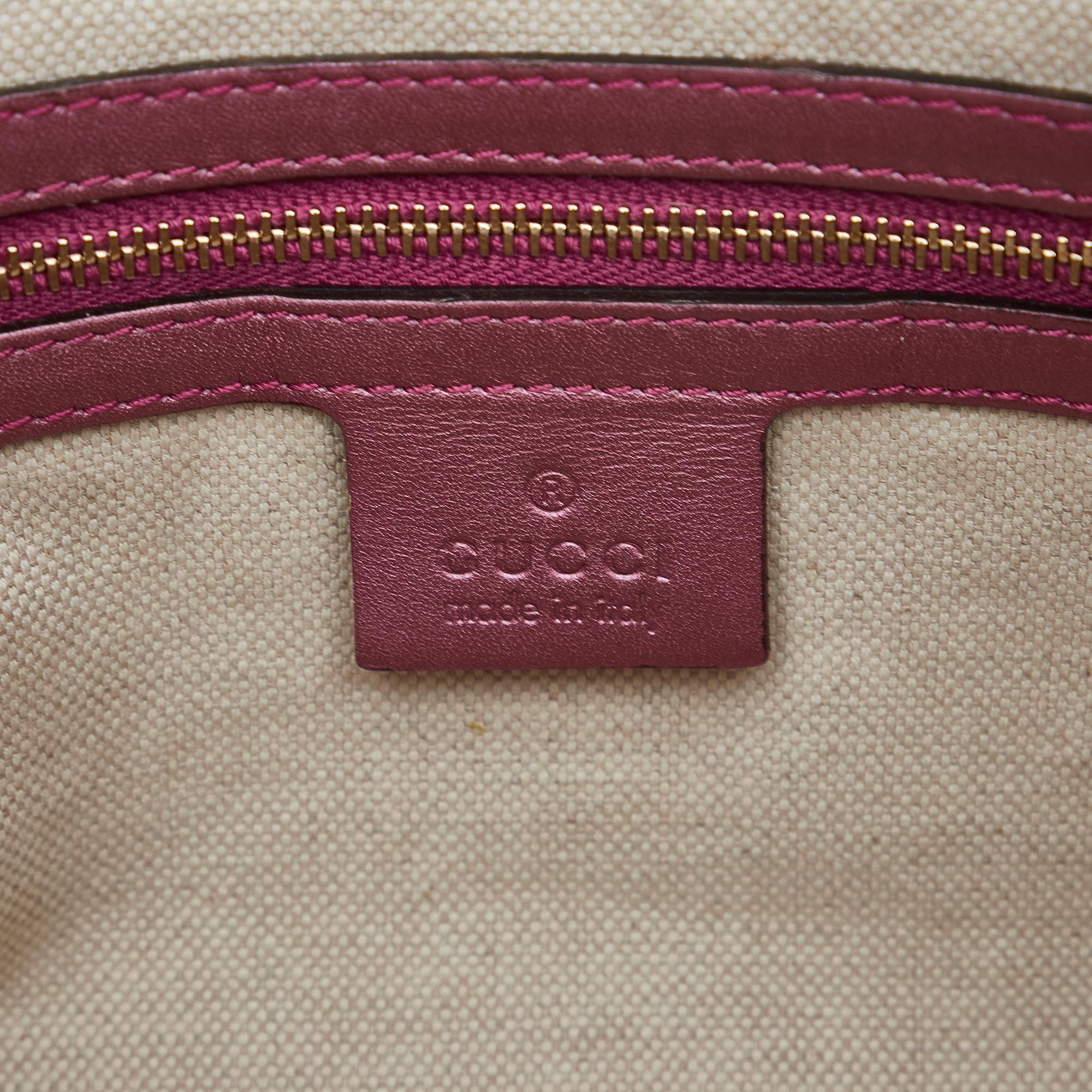 Gucci GG Canvas Heart Bit Handbag (SHG-6OMg8o)