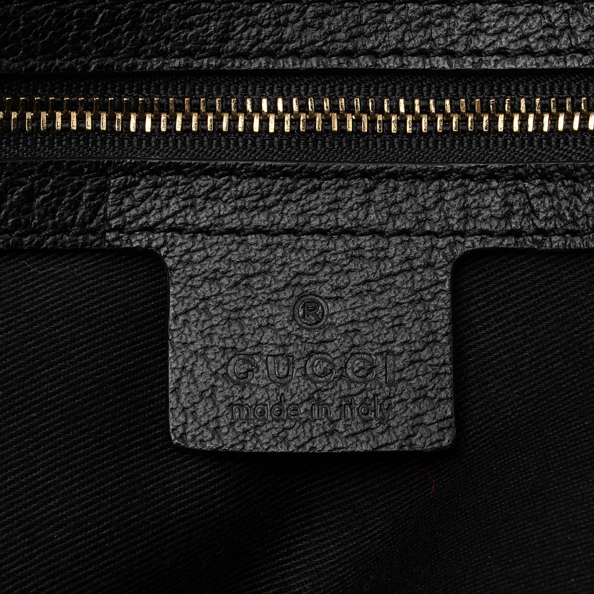 Gucci GG Canvas Pelham Medium Shoulder Bag (SHF-NIzX5t)