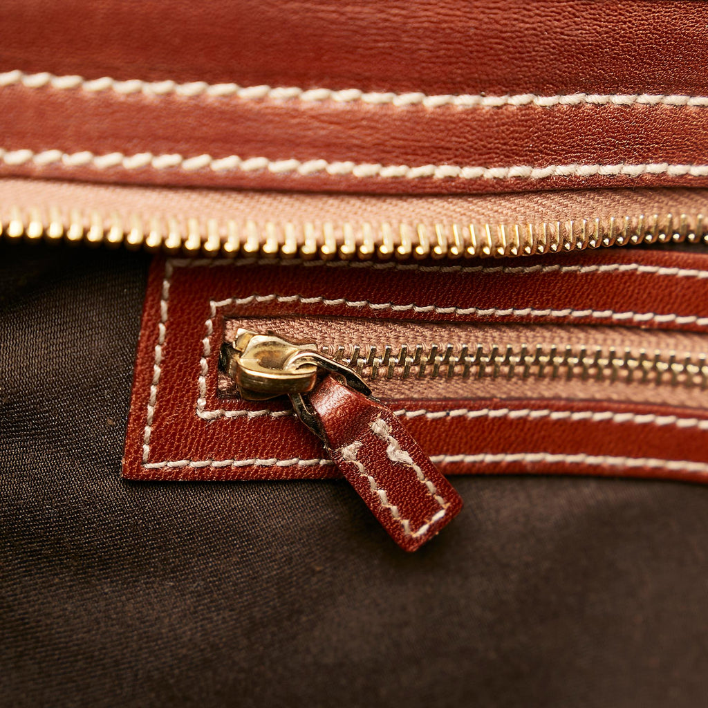 Gucci GG Canvas Pelham Shoulder Bag (SHG-28303)