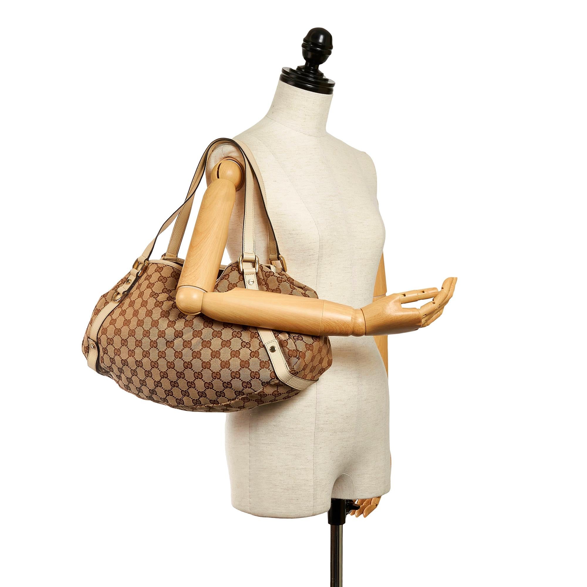 Gucci GG Canvas Pelham Shoulder Bag (SHG-30963)