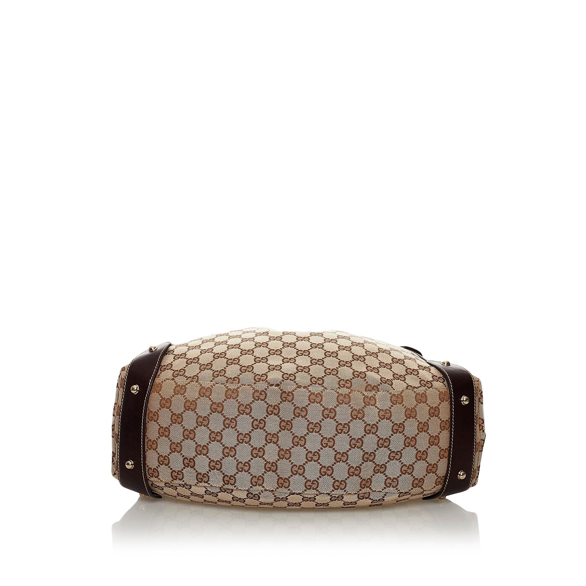 Gucci GG Canvas Pelham Shoulder Bag (SHG-34007)