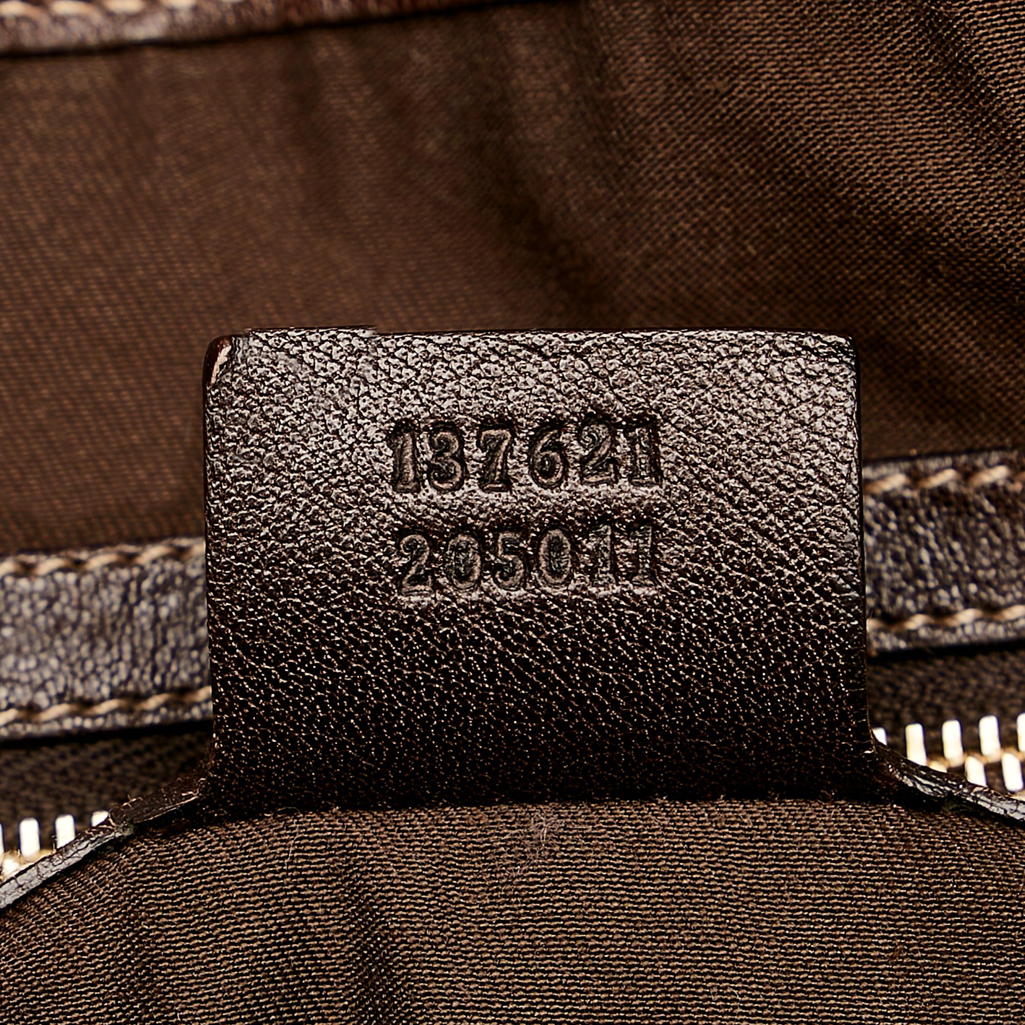 Gucci GG Canvas Pelham Shoulder Bag (SHG-34007)