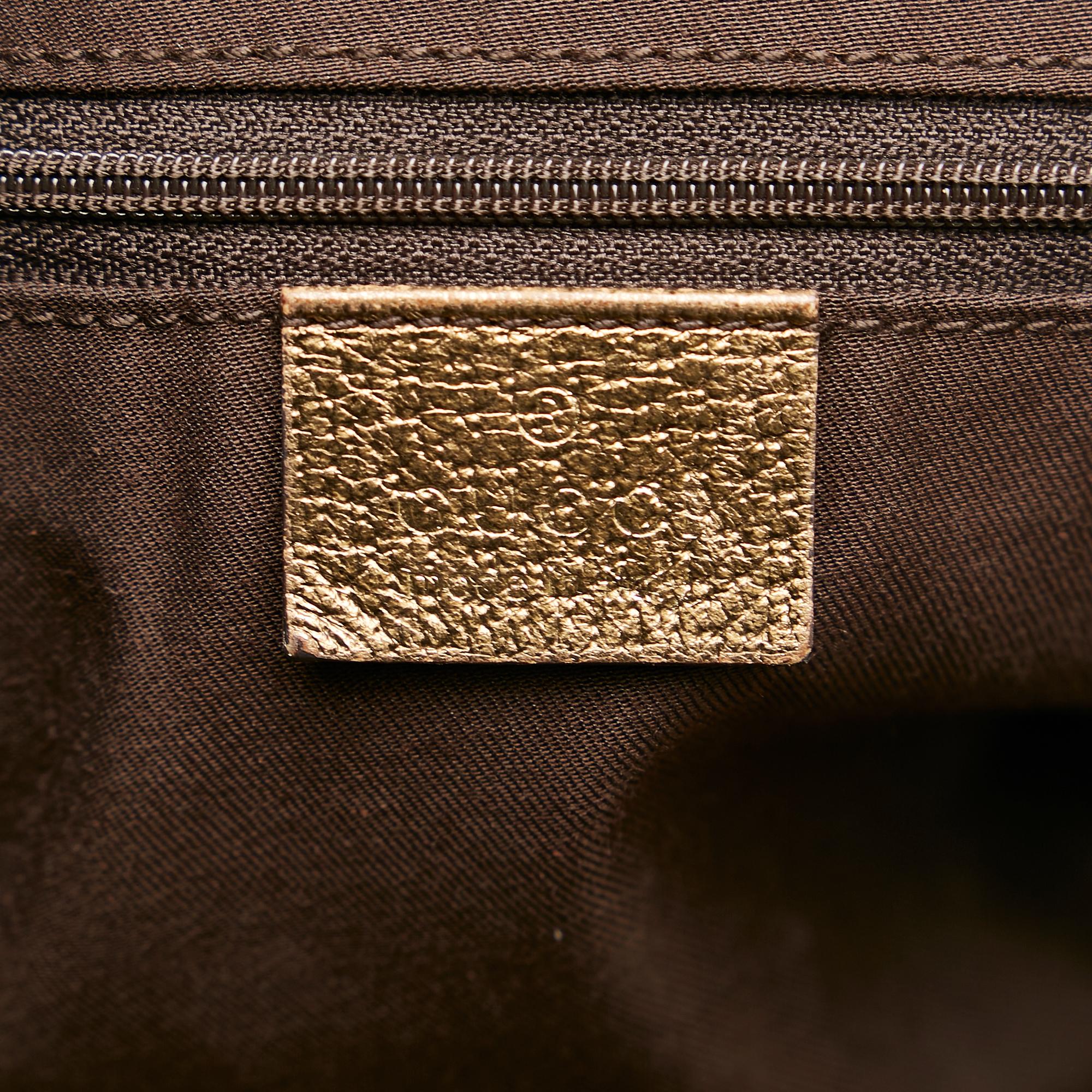 Gucci GG Canvas Pelham Shoulder Bag (SHG-35564)