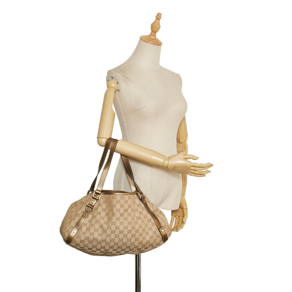Gucci GG Canvas Pelham Shoulder Bag (SHG-35564)