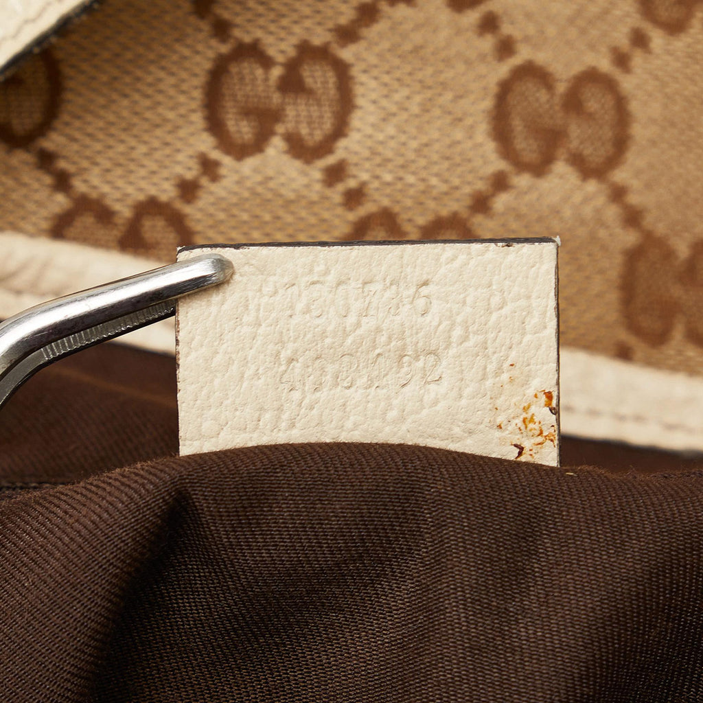 Gucci GG Canvas Pelham Shoulder Bag (SHG-JSlUEo)