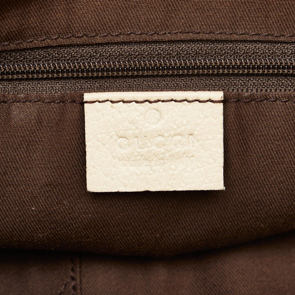 Gucci GG Canvas Pelham Shoulder Bag (SHG-JSlUEo)