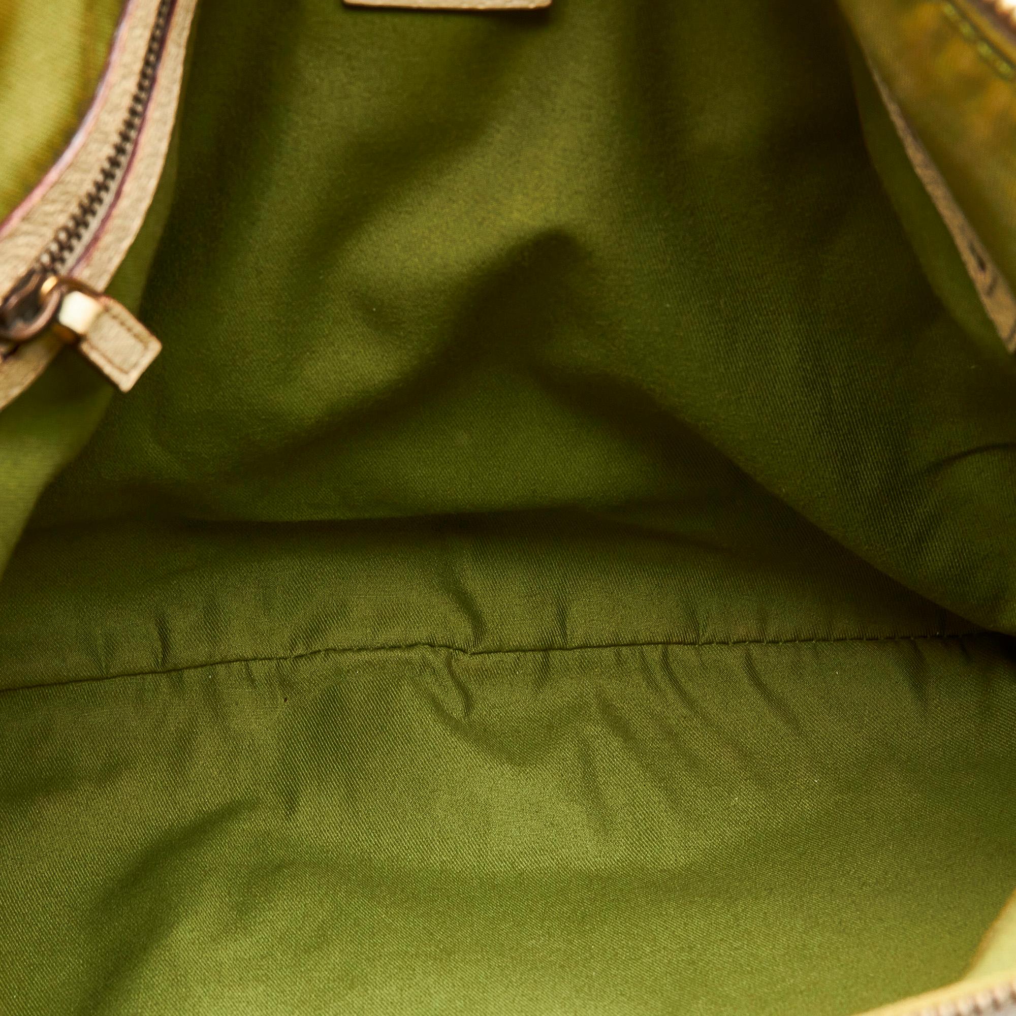 Gucci GG Canvas Pelham Studded Hobo Bag (SHG-vlHJxE)