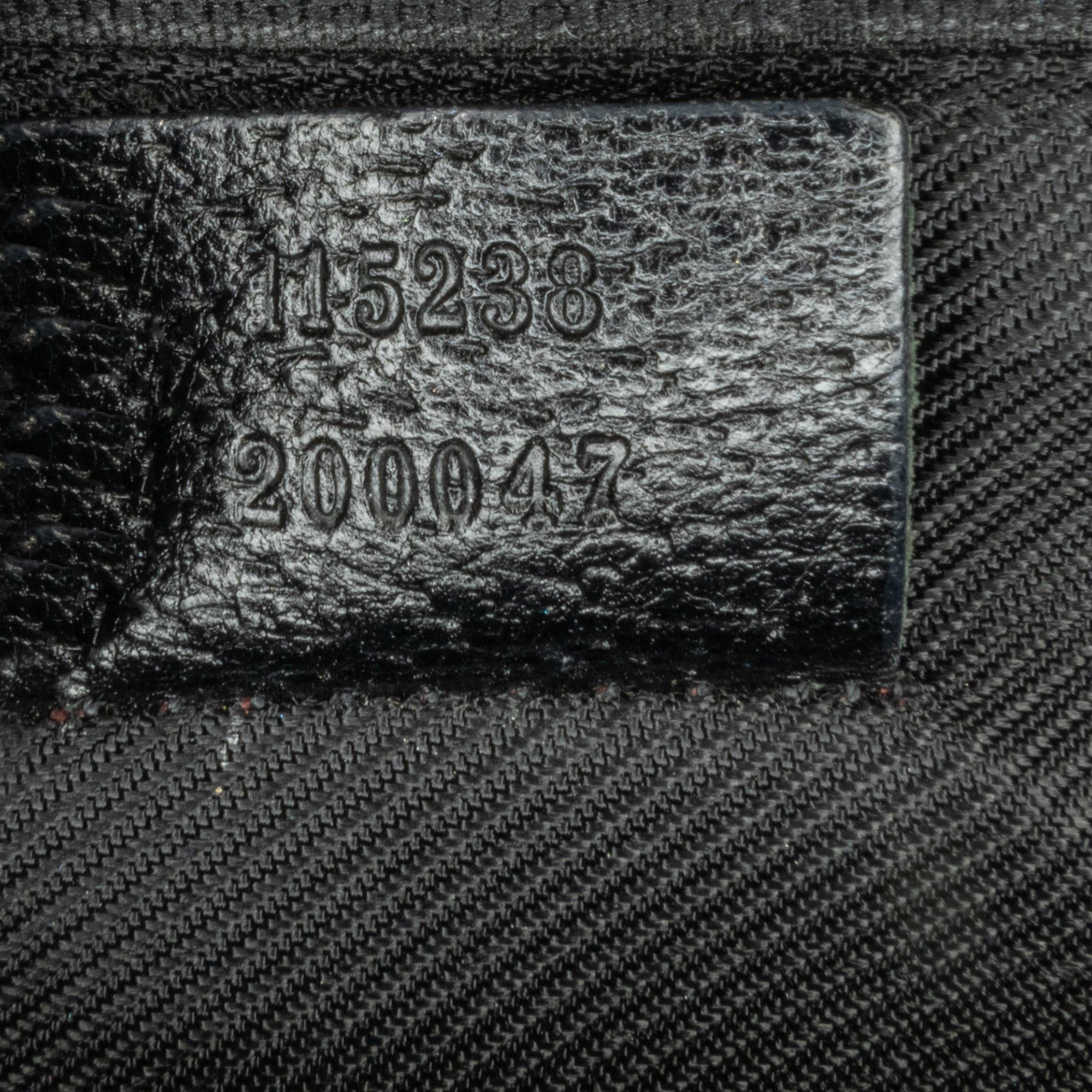 Gucci GG Canvas Pouch (SHG-bbTAUq)