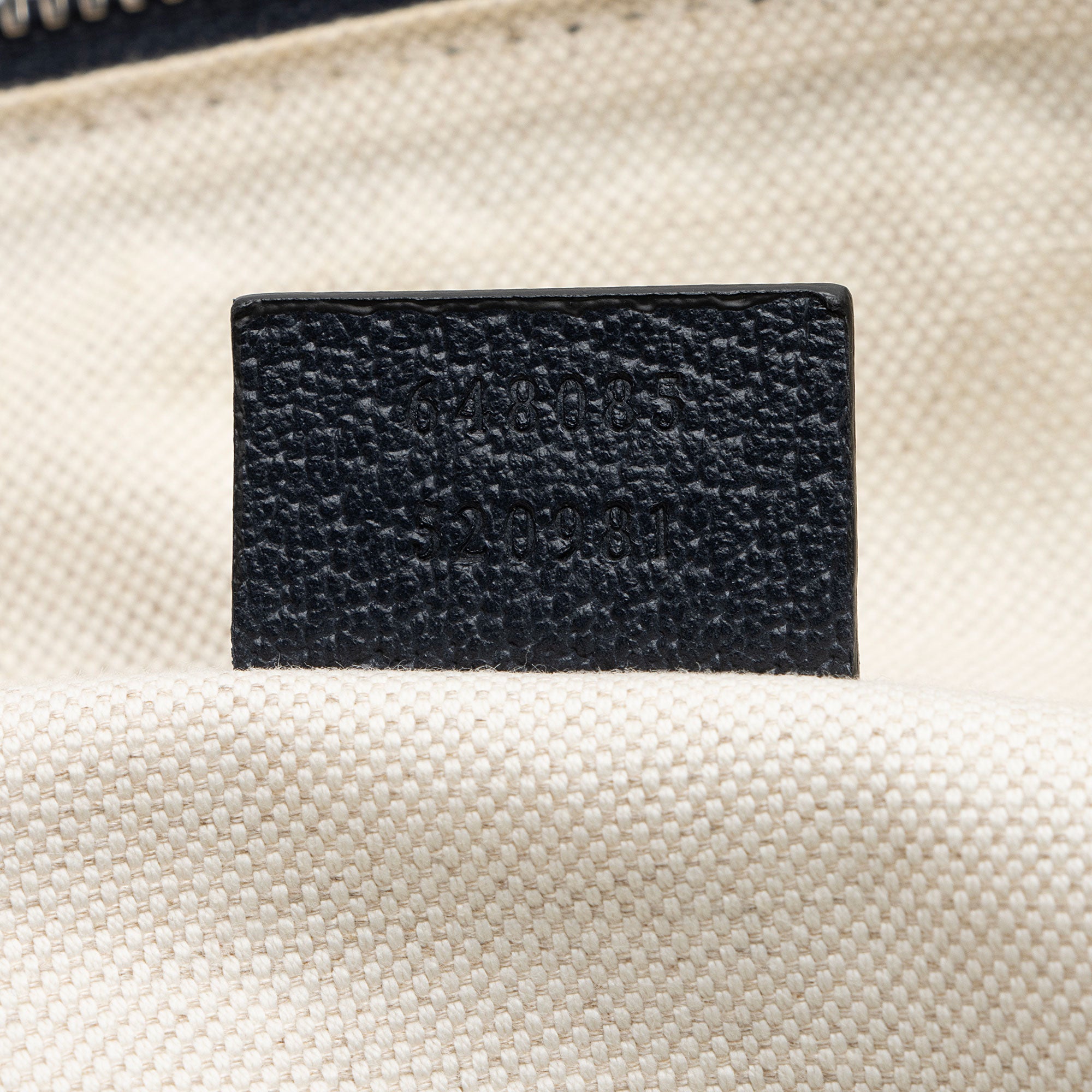 Gucci GG Canvas Savoy Medium Duffle (SHF-8zVTxr)
