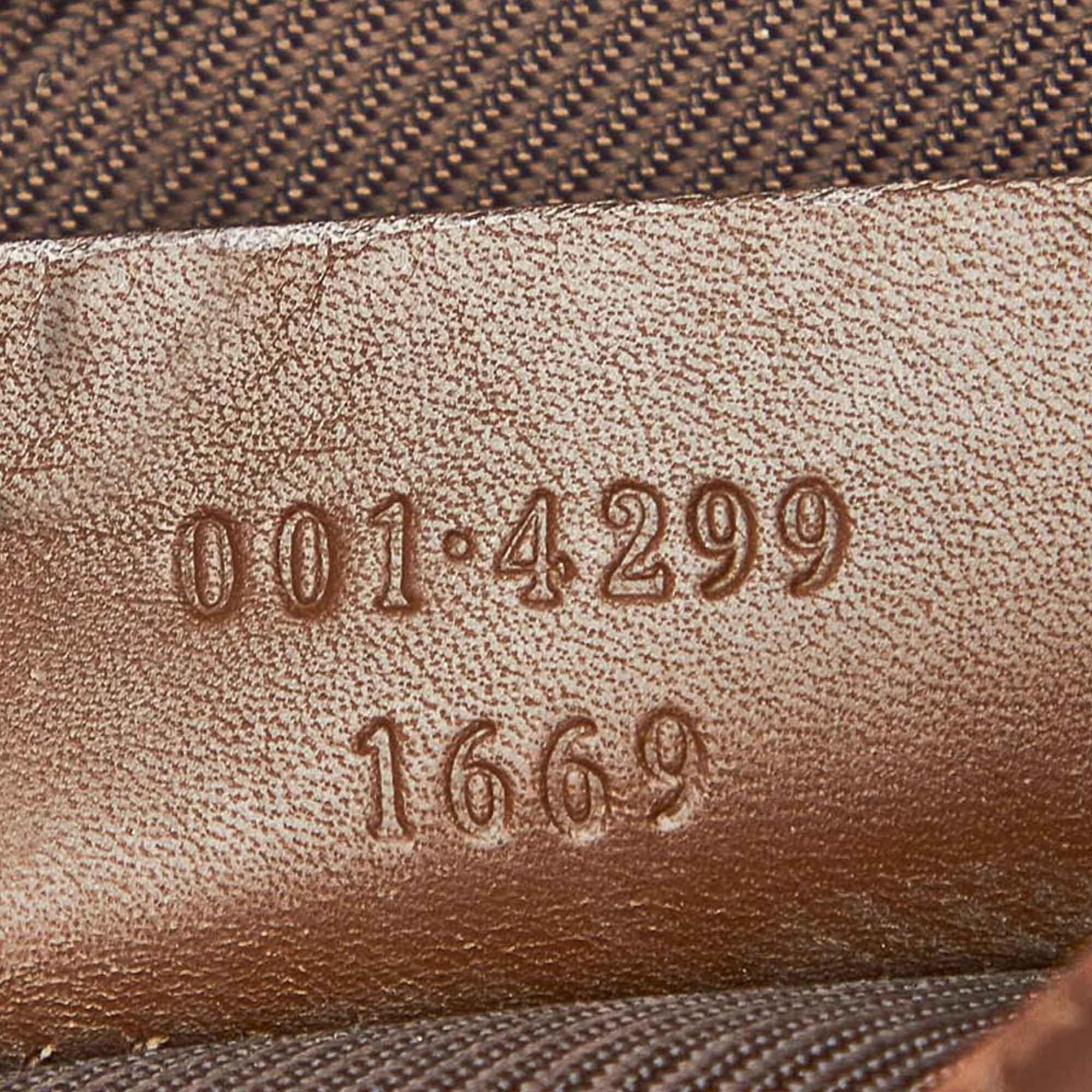 Gucci GG Canvas Shoulder Bag (SHG-19561)