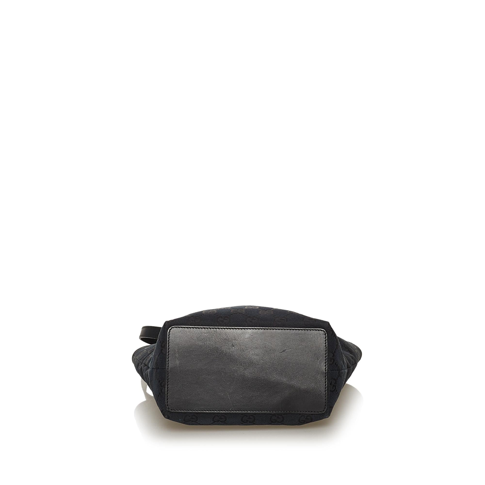 Gucci GG Canvas Shoulder Bag (SHG-29000)