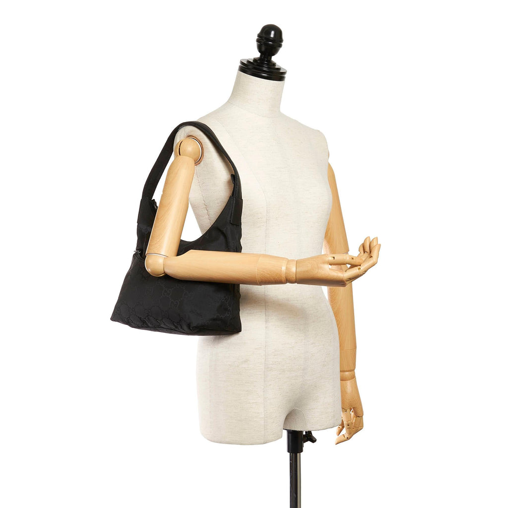 Gucci GG Canvas Shoulder Bag (SHG-29163)