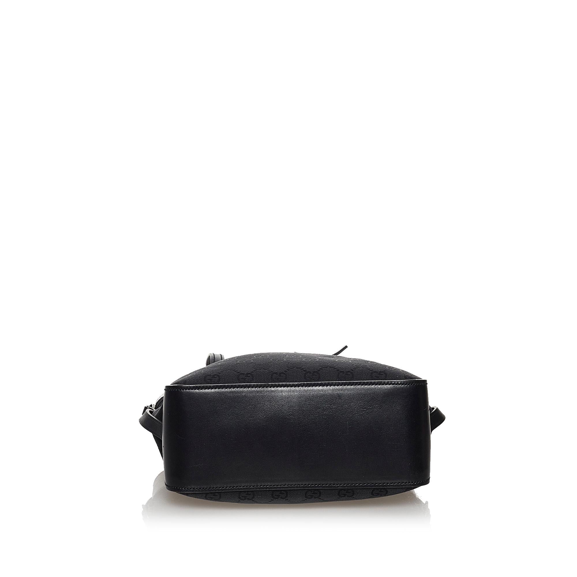Gucci GG Canvas Shoulder Bag (SHG-29965)
