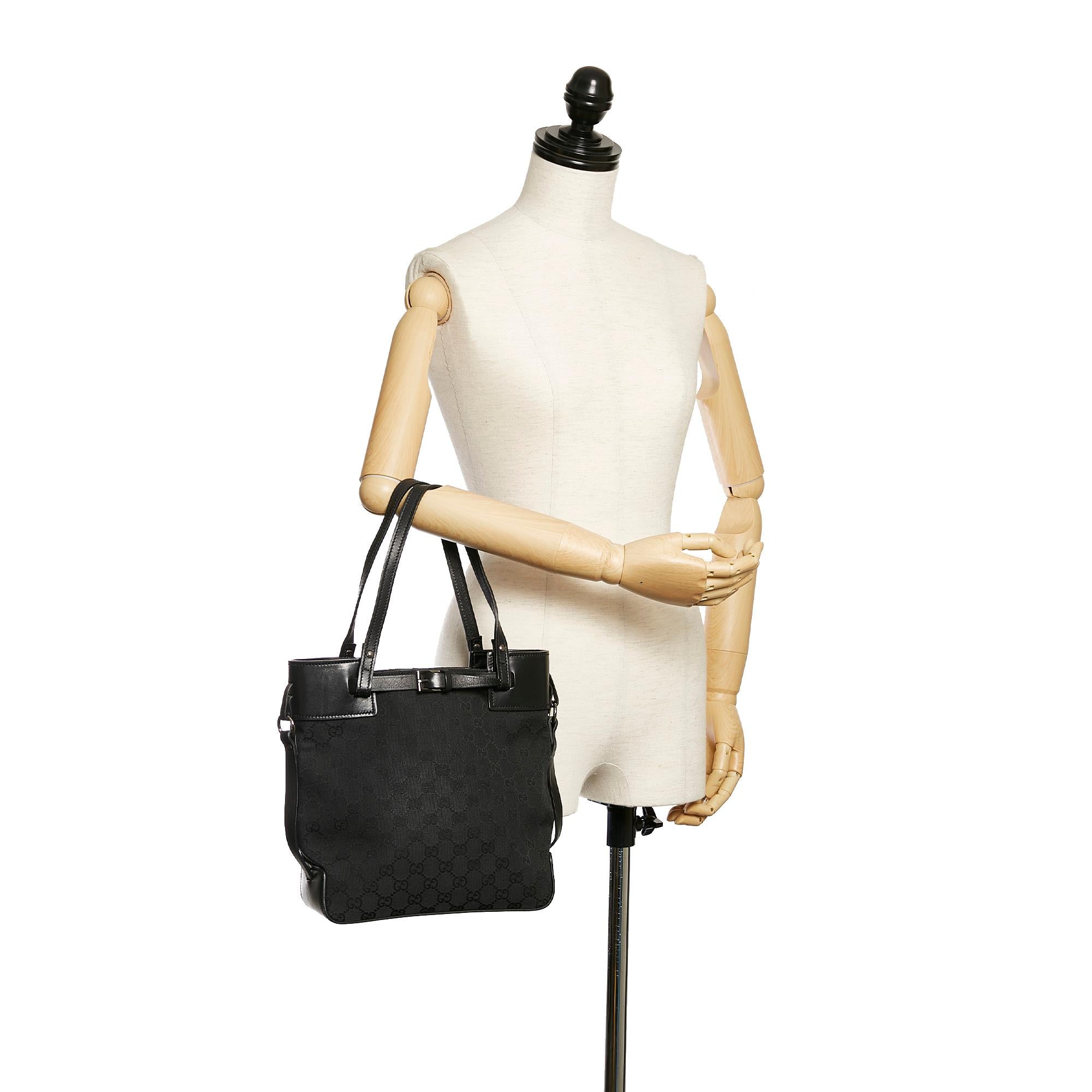 Gucci GG Canvas Shoulder Bag (SHG-29965)