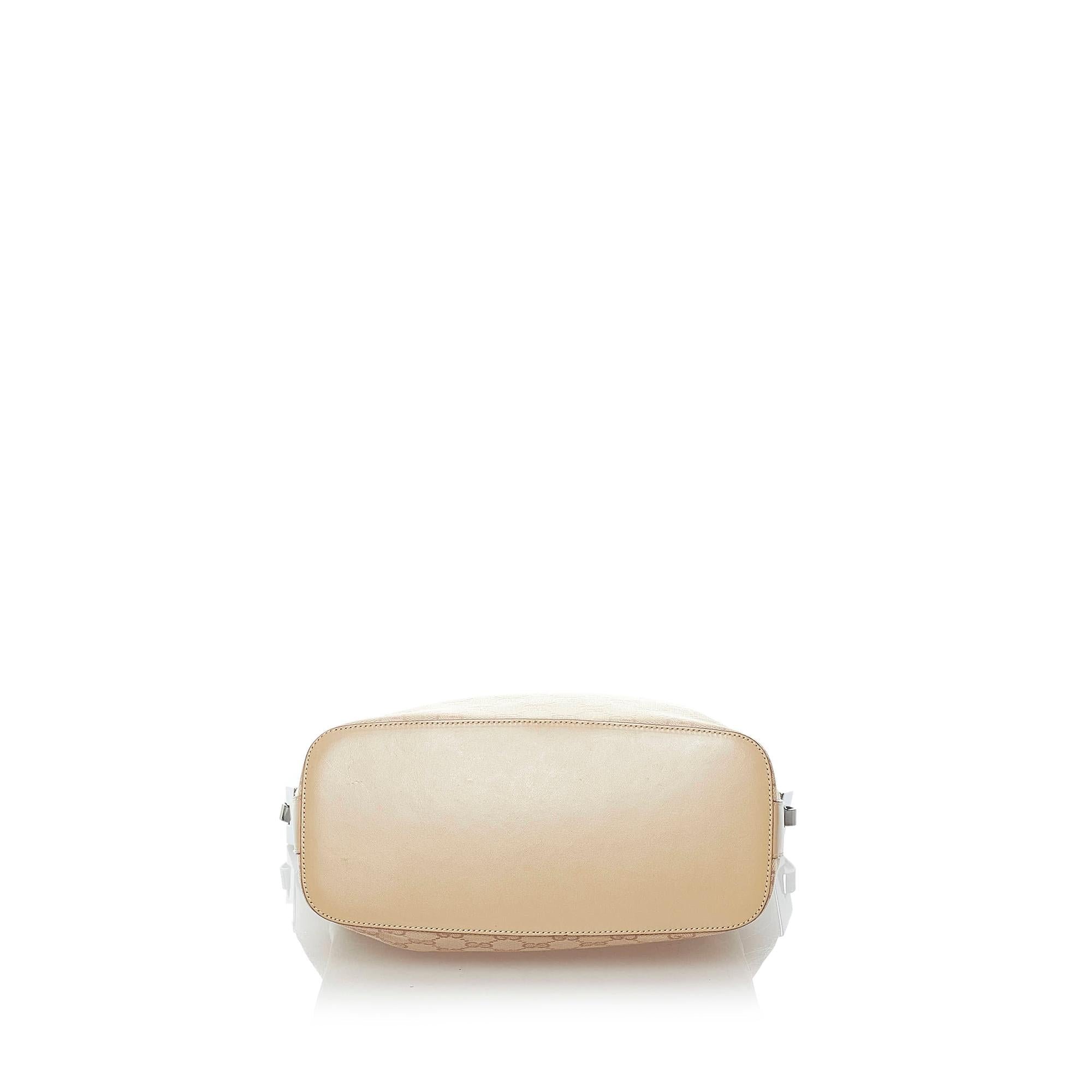 Gucci GG Canvas Shoulder Bag (SHG-30935)