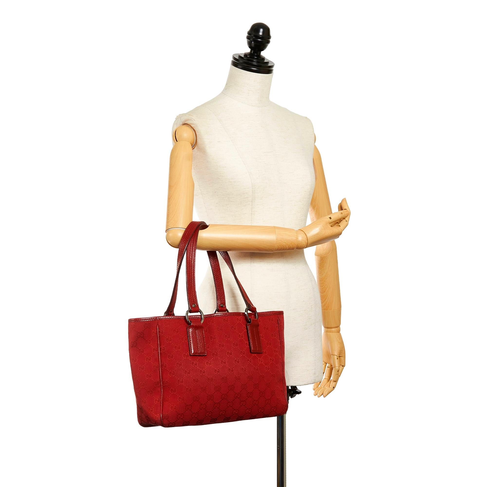 Gucci GG Canvas Shoulder Bag (SHG-31115)
