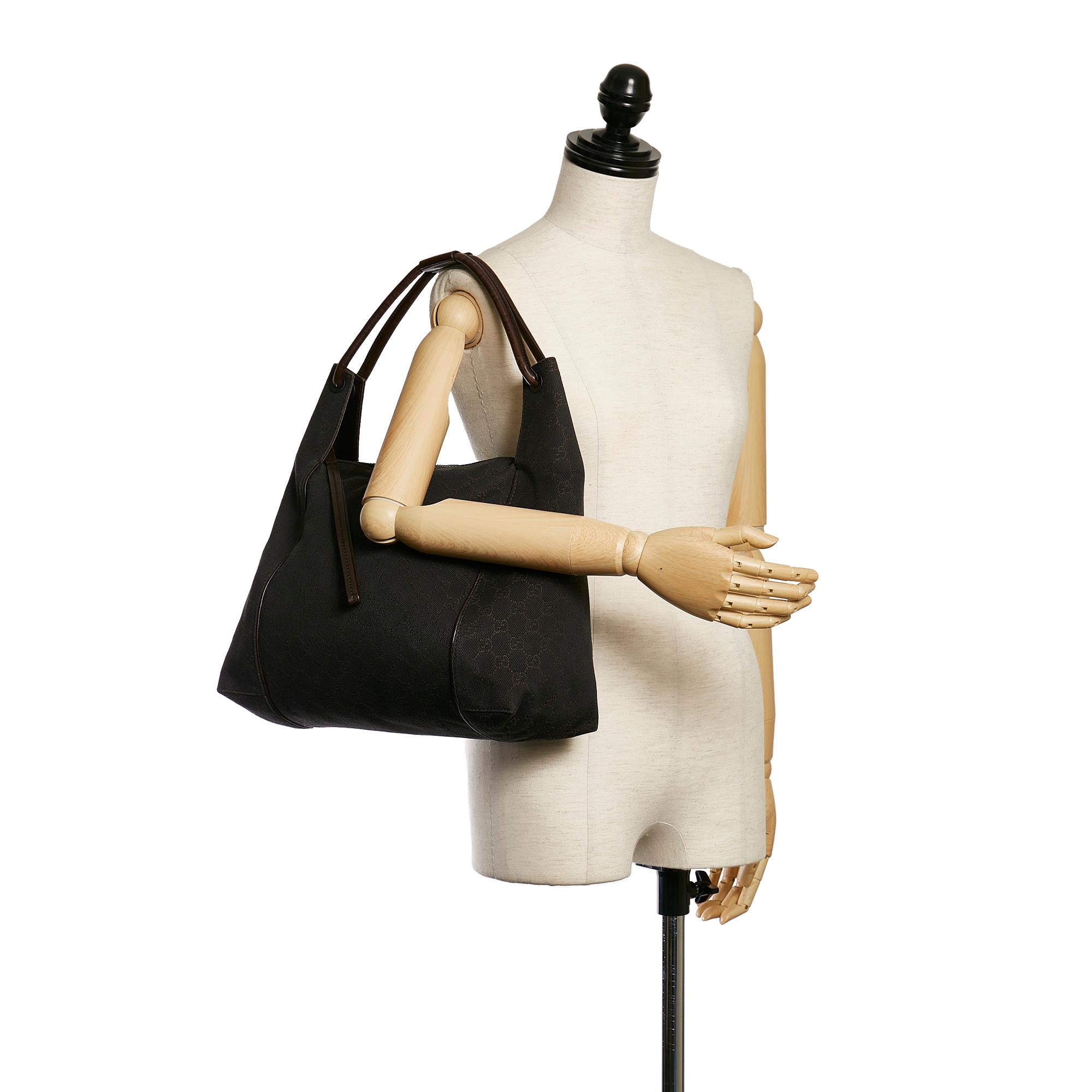 Gucci GG Canvas Shoulder Bag (SHG-31773)