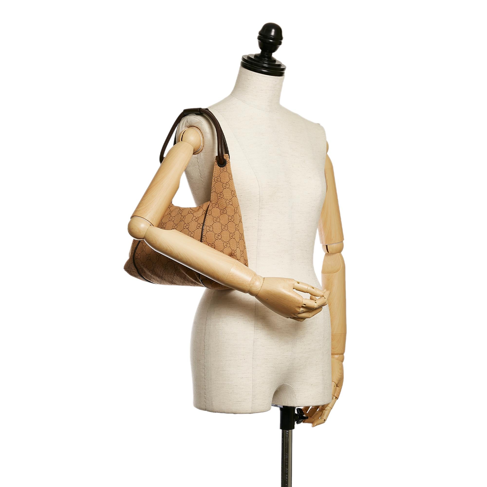 Gucci GG Canvas Shoulder Bag (SHG-34148)