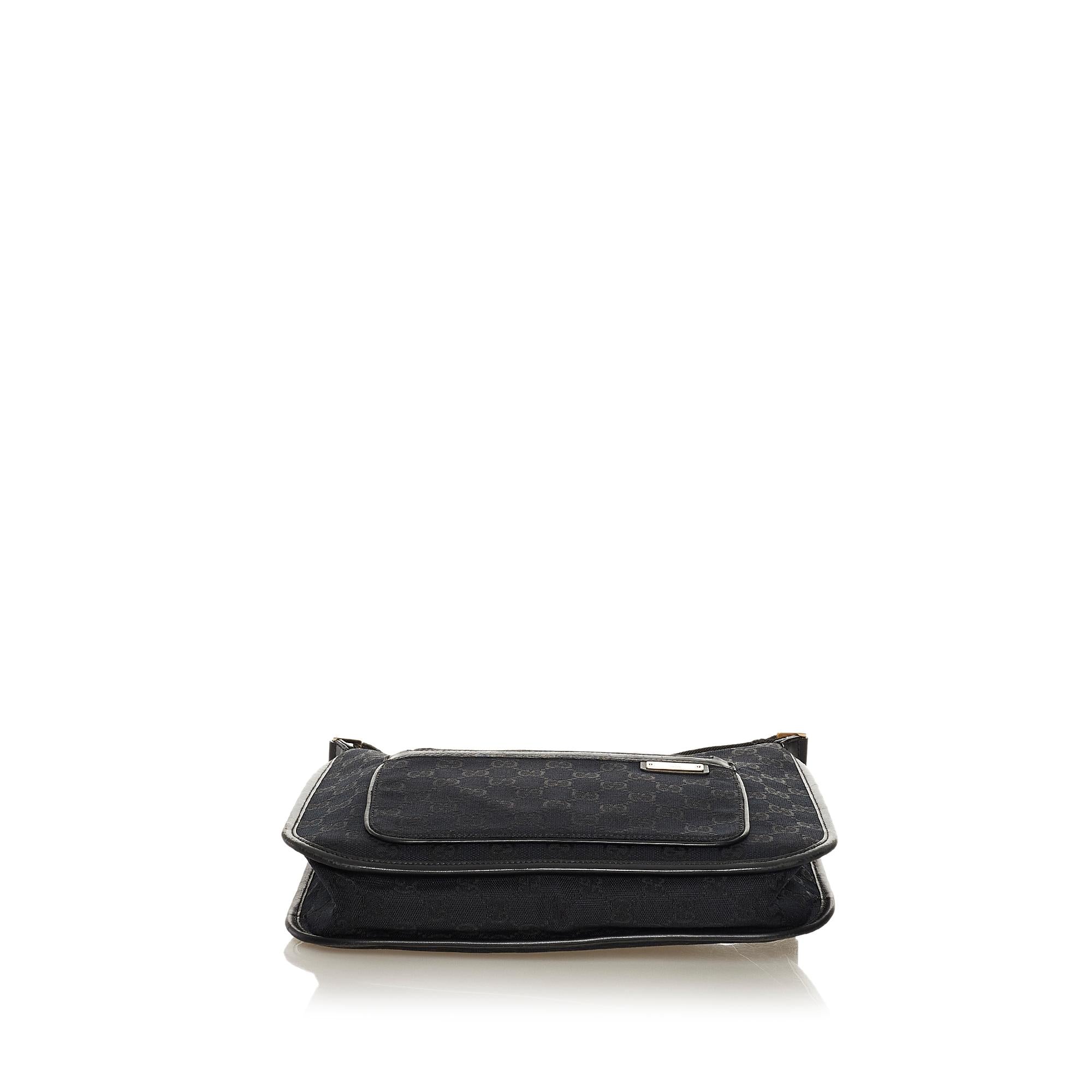 Gucci GG Canvas Shoulder Bag (SHG-34905)