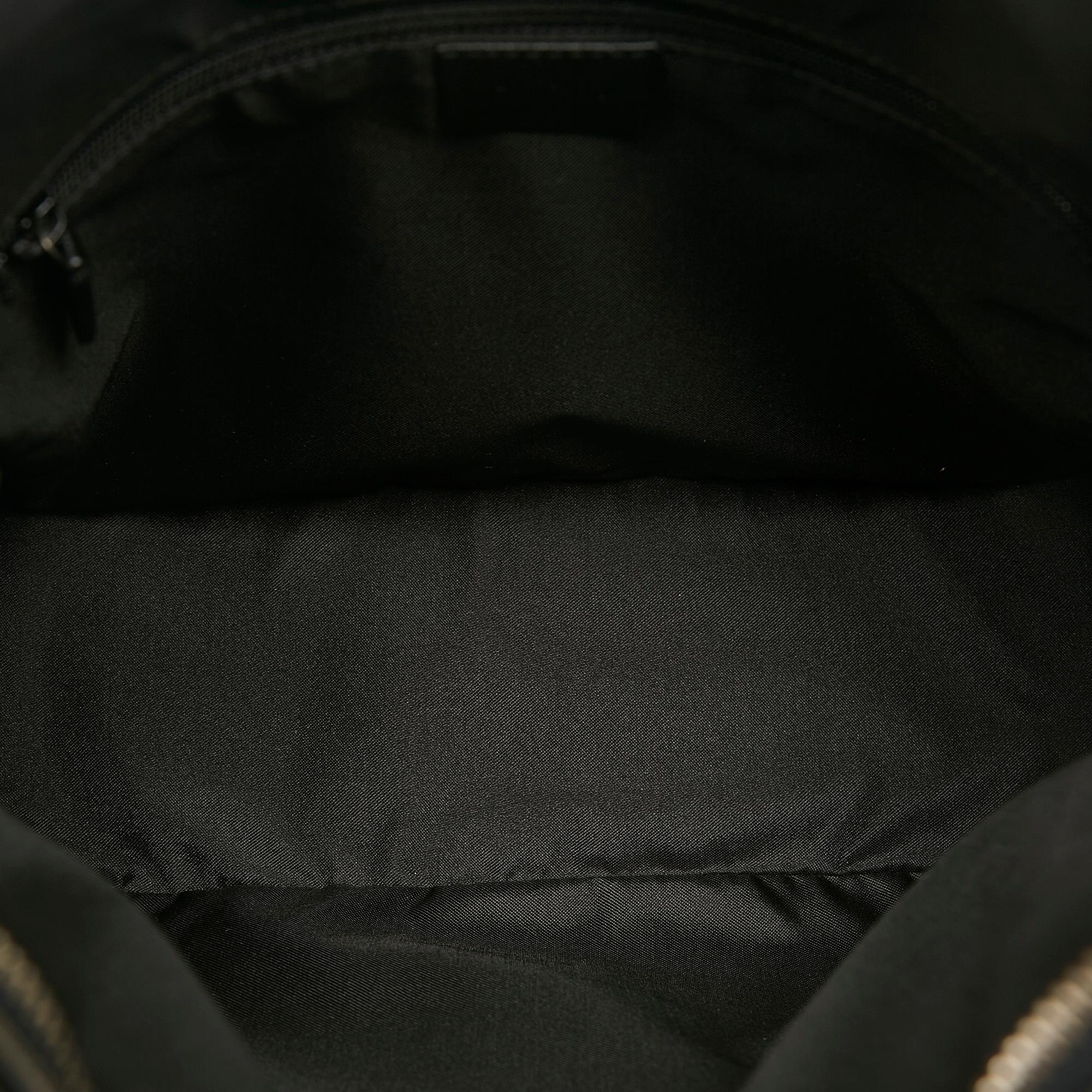 Gucci GG Canvas Shoulder Bag (SHG-35728)