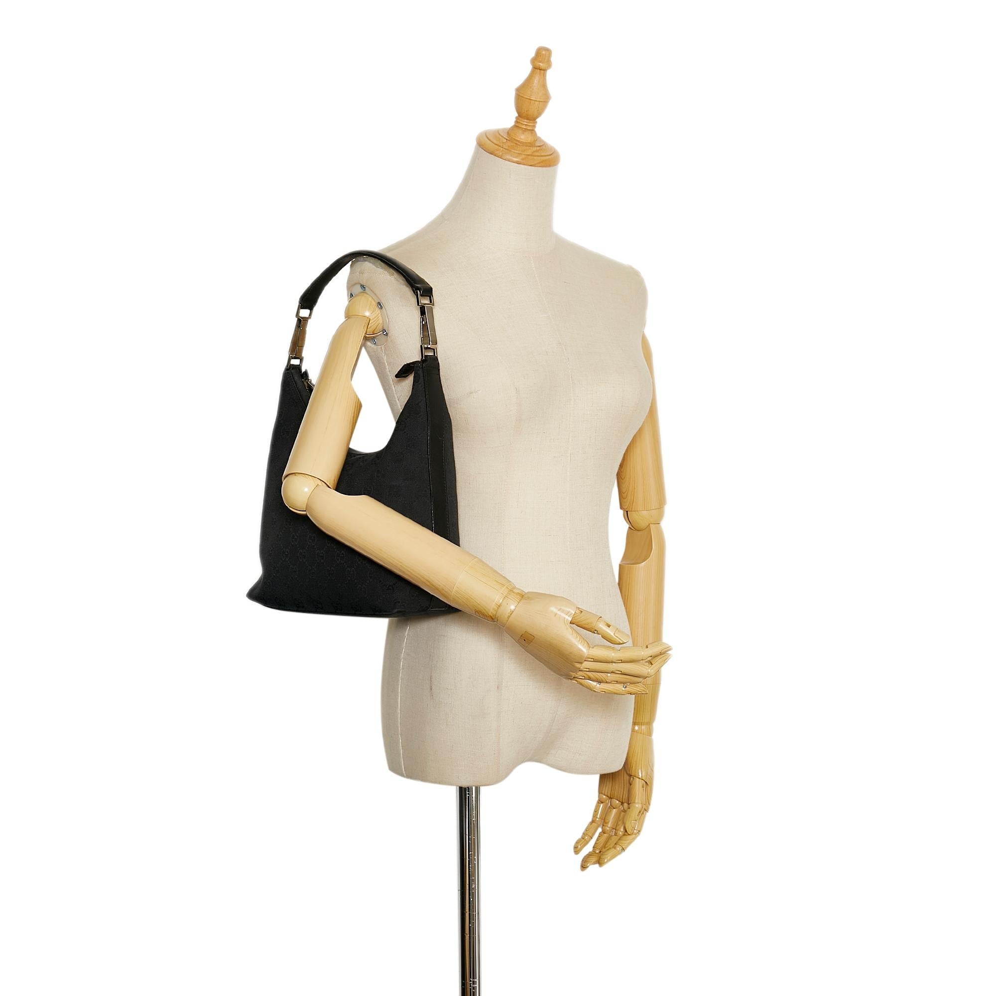 Gucci GG Canvas Shoulder Bag (SHG-35958)