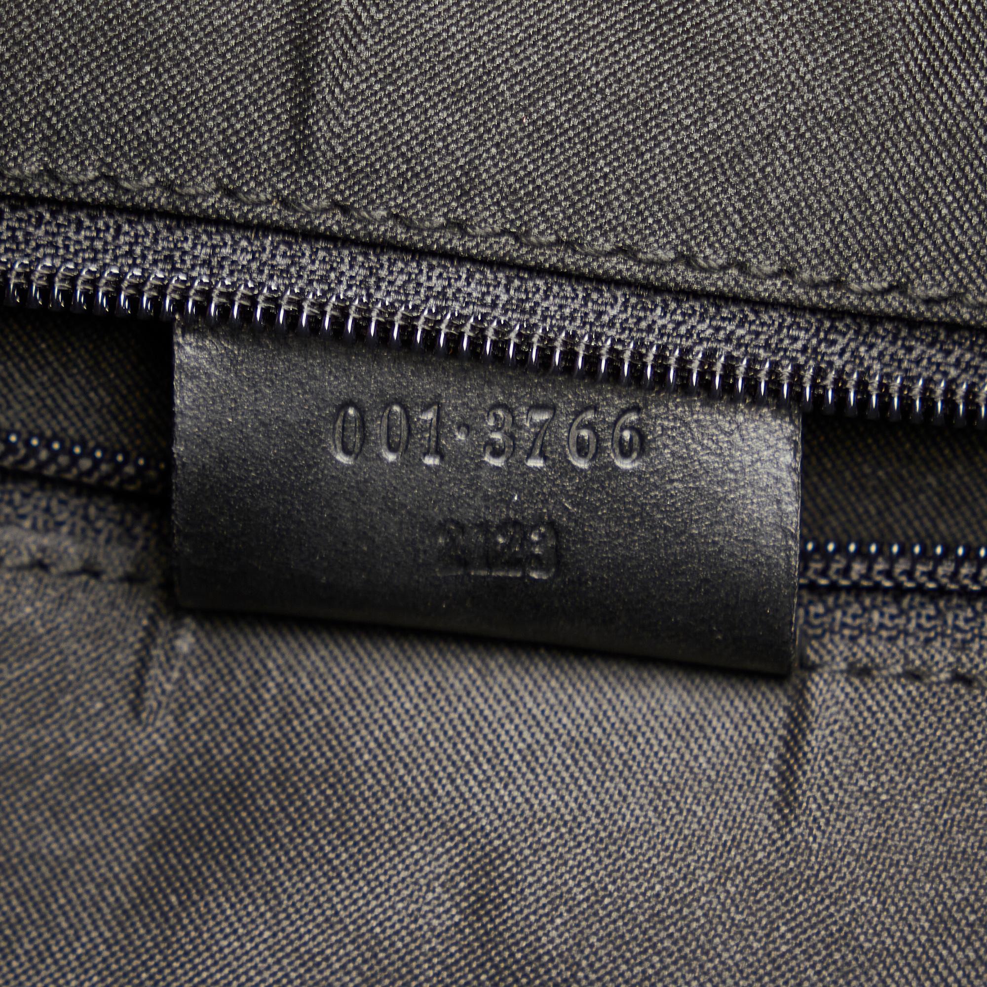 Gucci GG Canvas Shoulder Bag (SHG-kuoaAN)